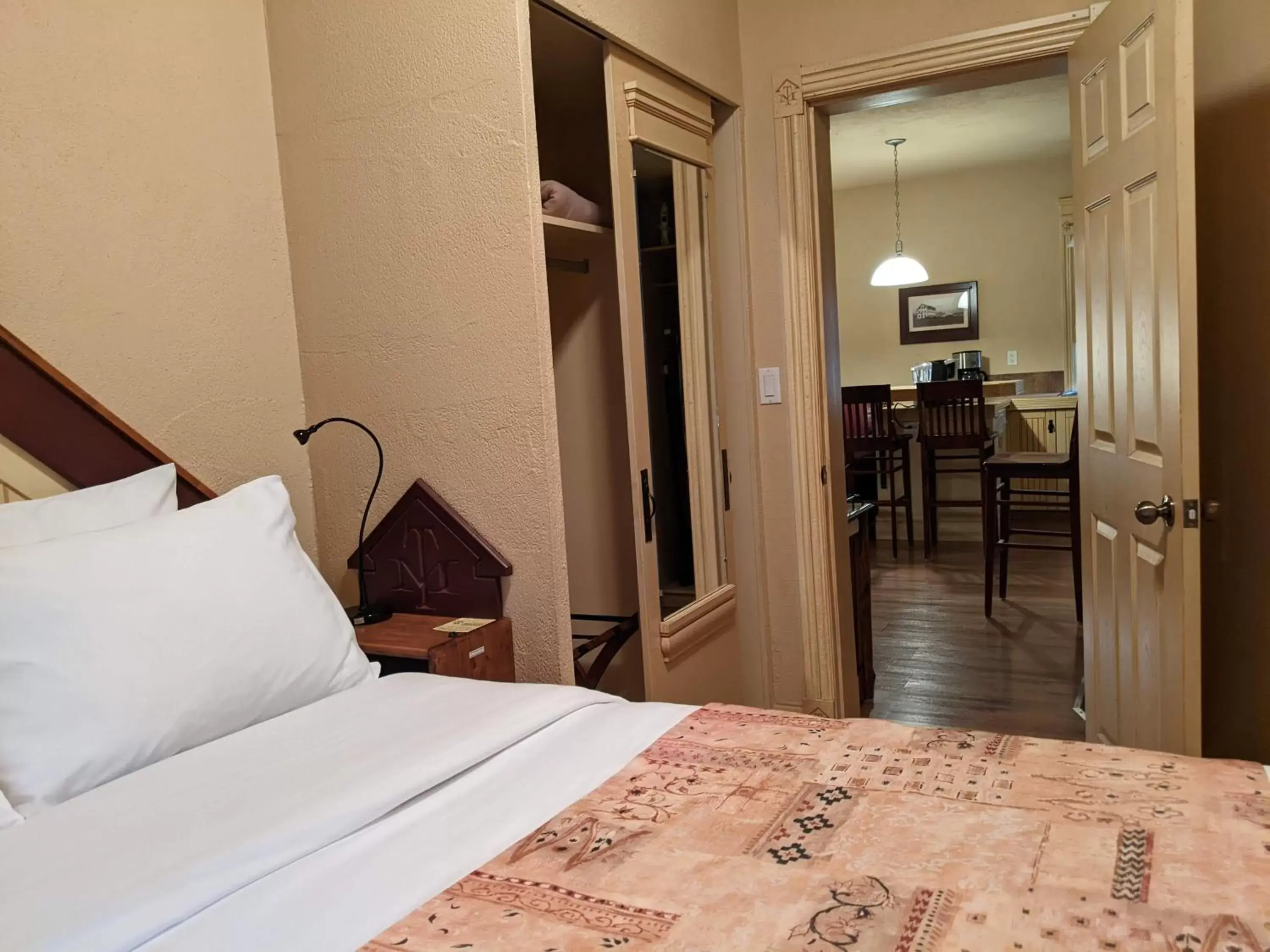 Photo of the whole room, Bed in Third Mission Heritage Suites