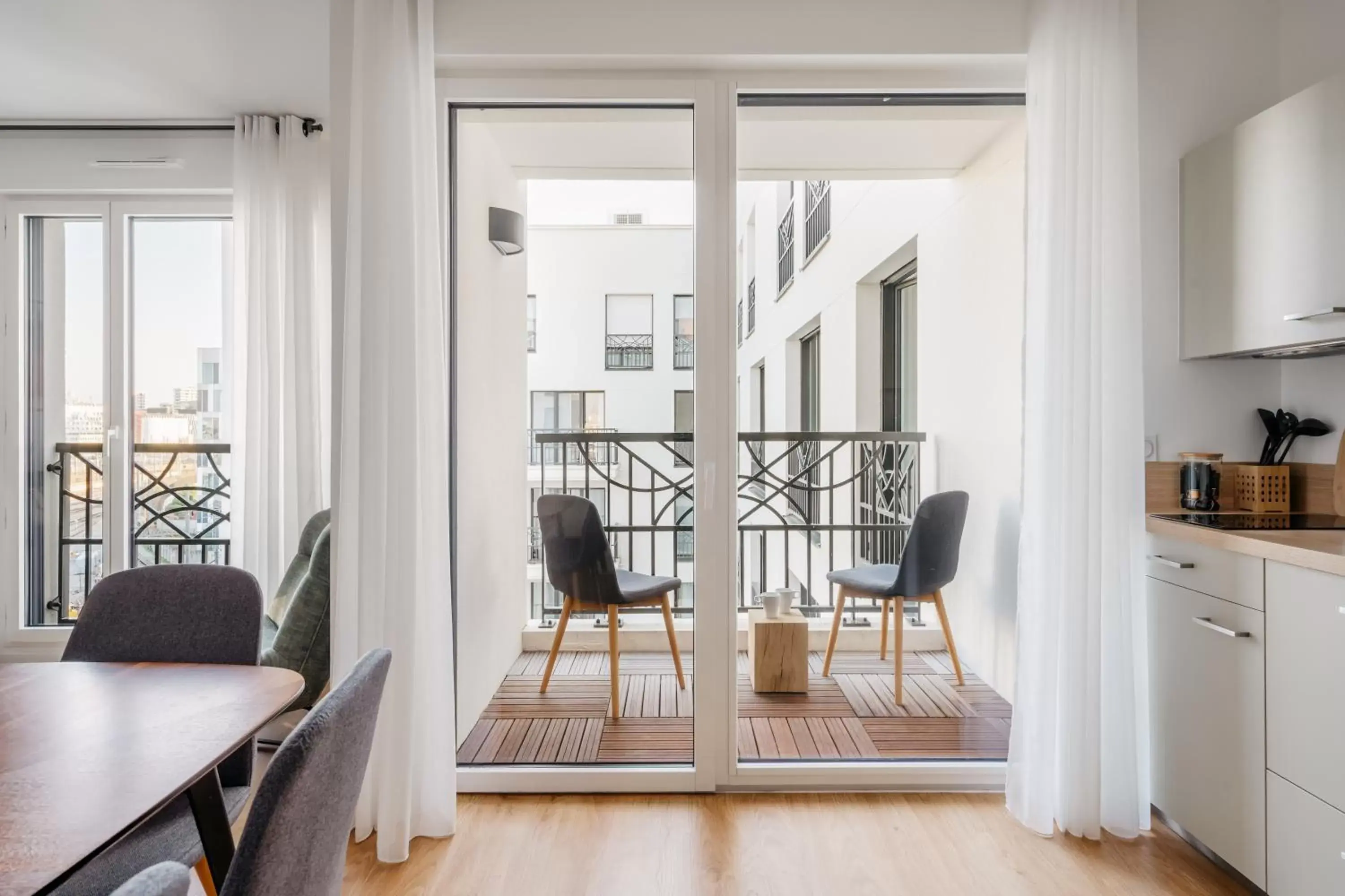 Balcony/Terrace in Edgar Suites Châtillon