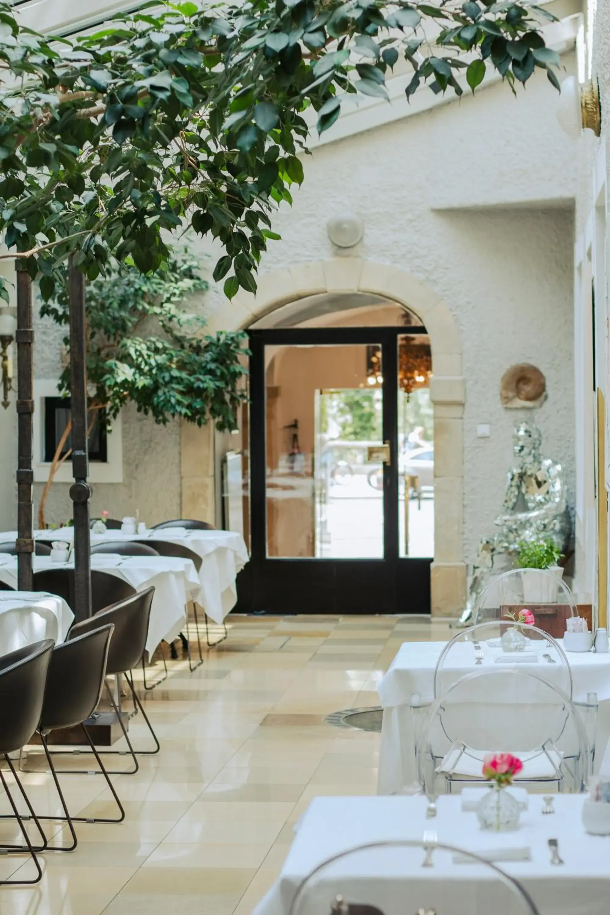 Seating area, Restaurant/Places to Eat in Schlossberghotel - Das Kunsthotel