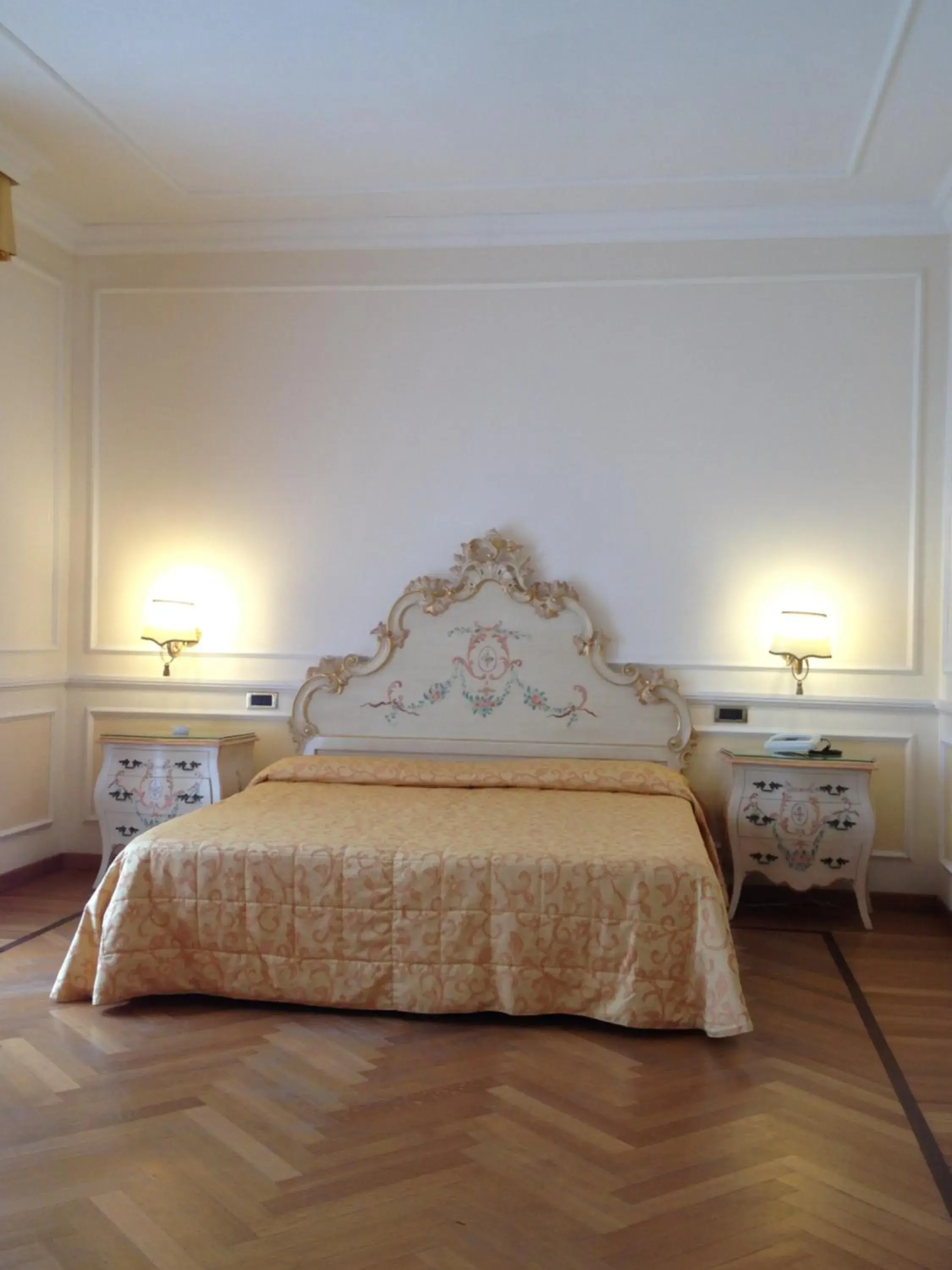 Bed in Grand Hotel Villa Balbi