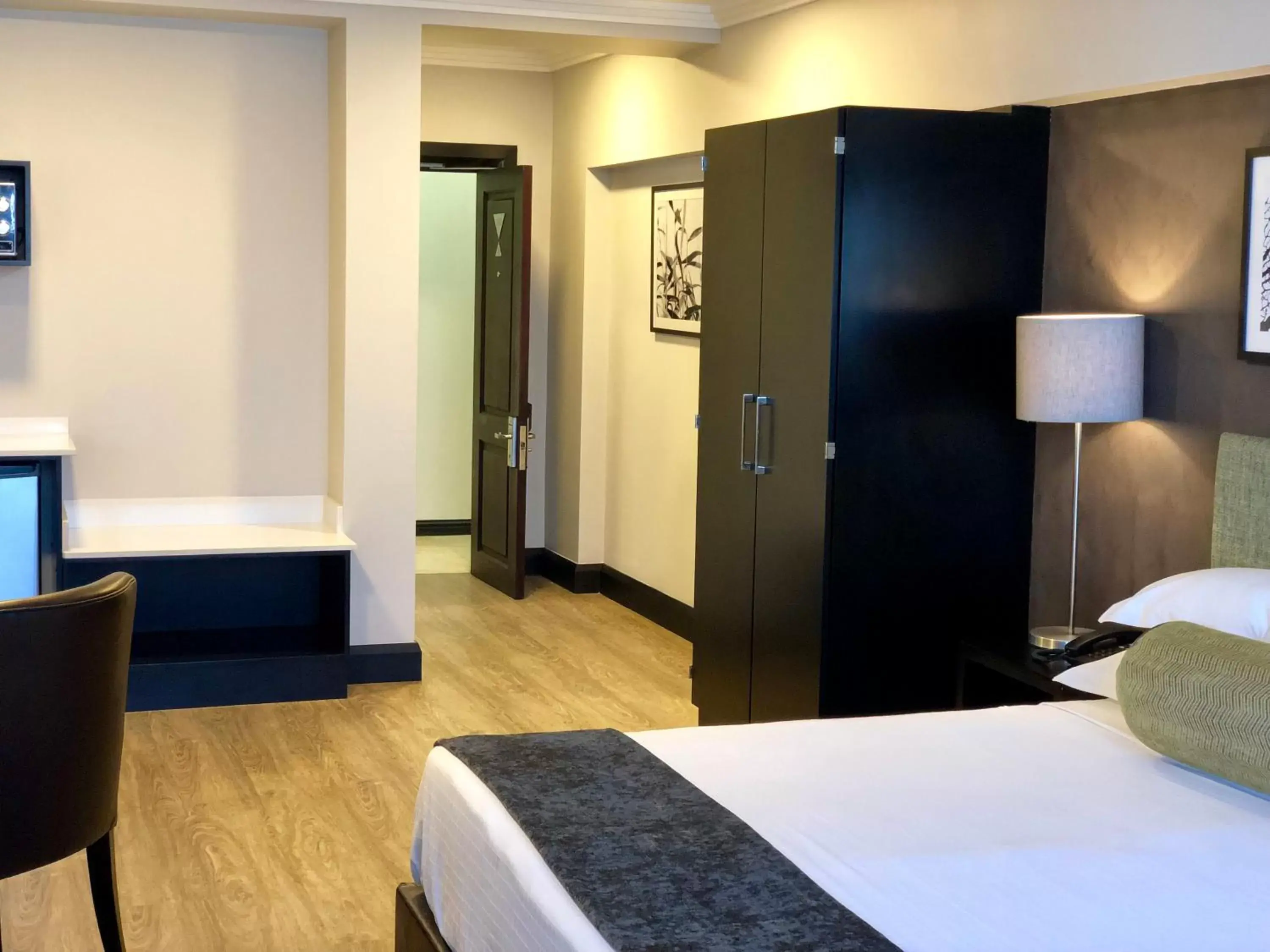 Area and facilities, Bed in Belaire Suites Hotel