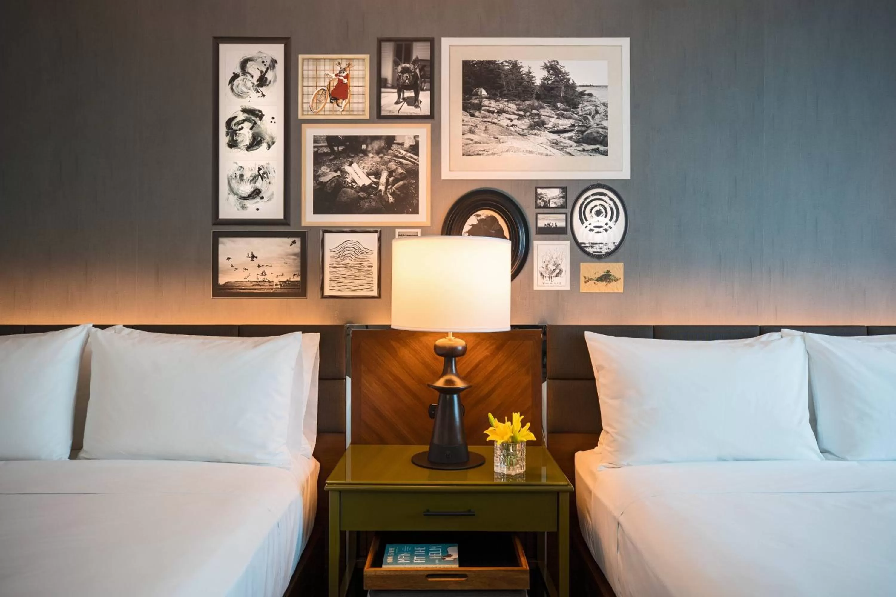 Photo of the whole room in Renaissance Minneapolis Bloomington Hotel