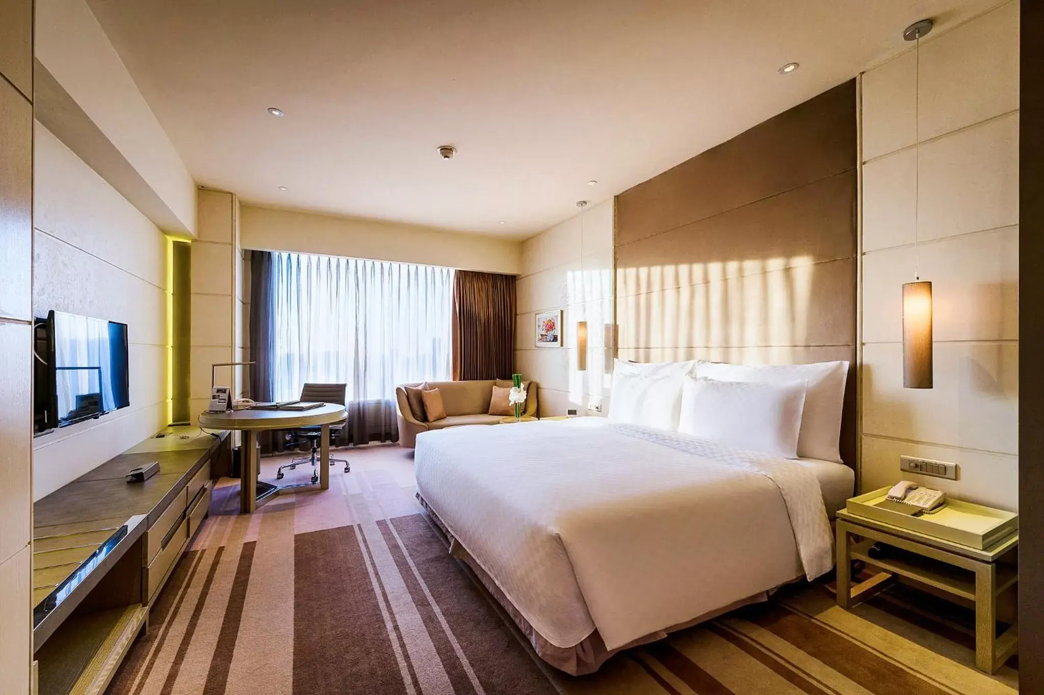 Photo of the whole room, Bed in Hotel Nikko Saigon Photo of the whole room, Bed in Hotel Nikko Saigon