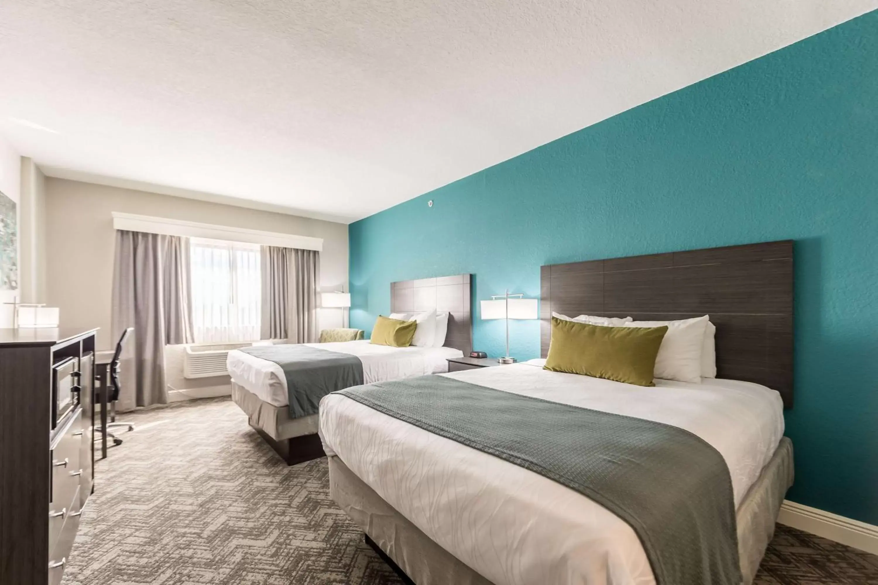 Photo of the whole room, Bed in Best Western Plus Sebastian Hotel & Suites Photo of the whole room, Bed in Best Western Plus Sebastian Hotel & Suites