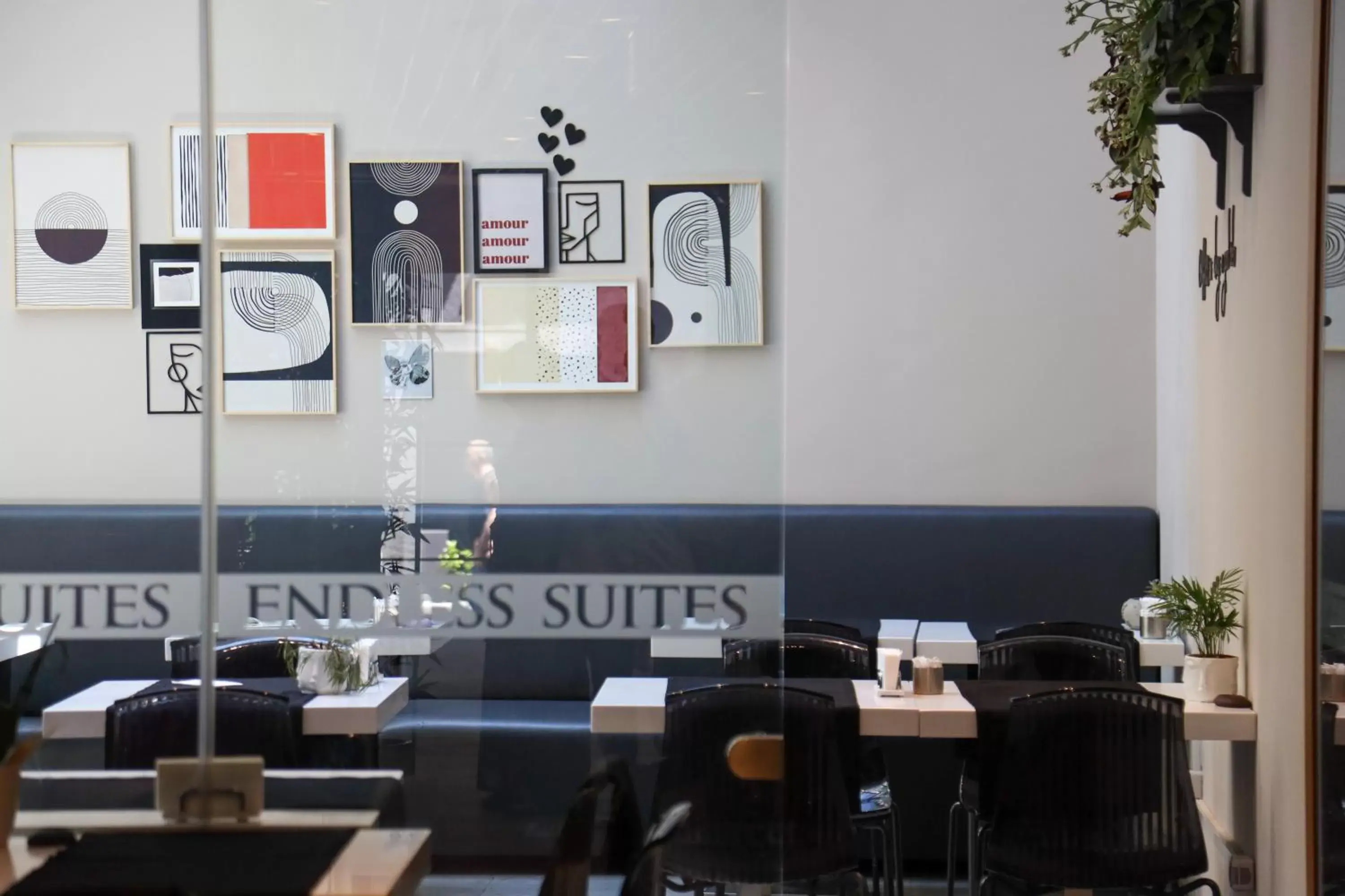 Restaurant/Places to Eat in Endless Suites Taksim