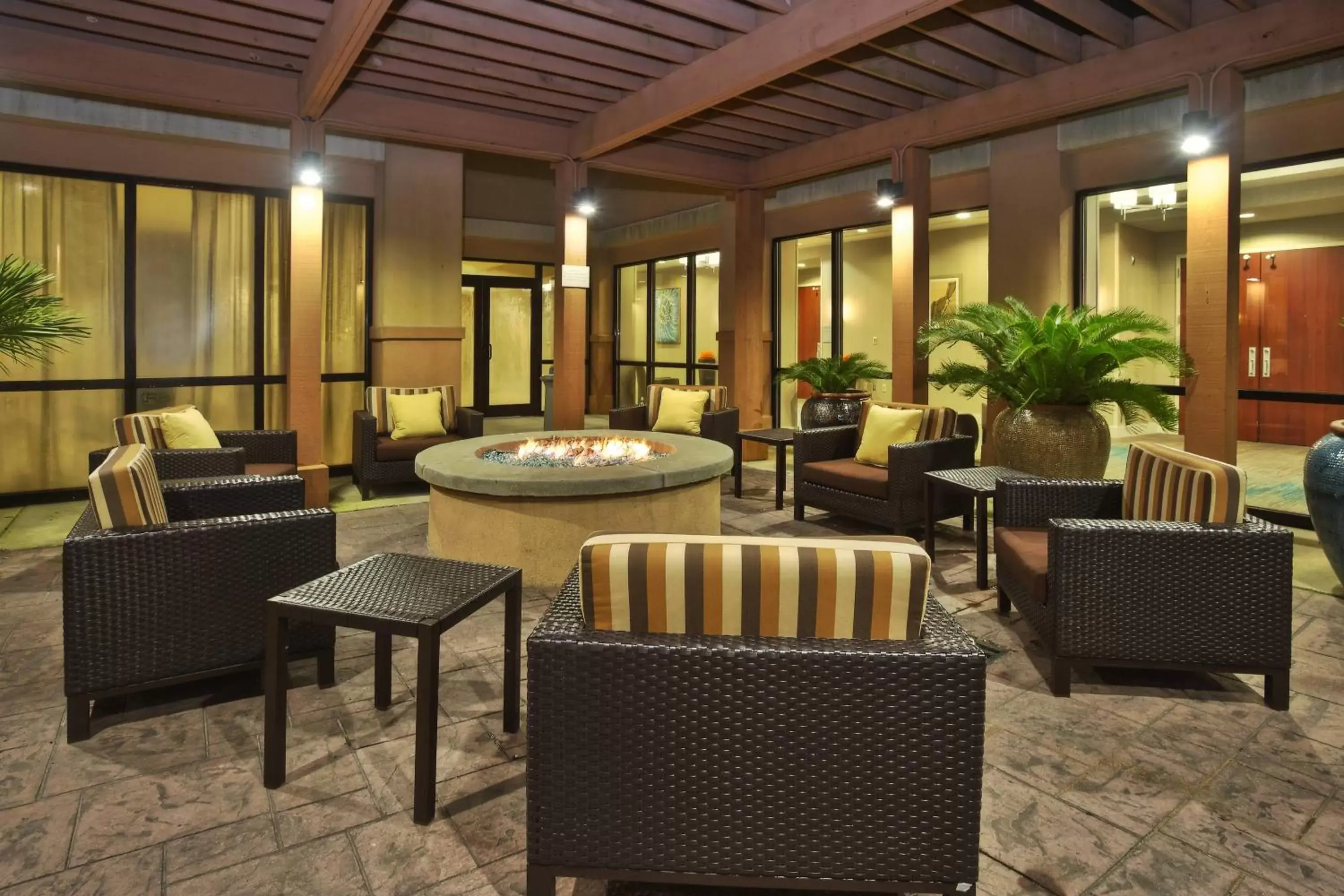 Other, Lounge/Bar in Courtyard by Marriott Gulfport Beachfront