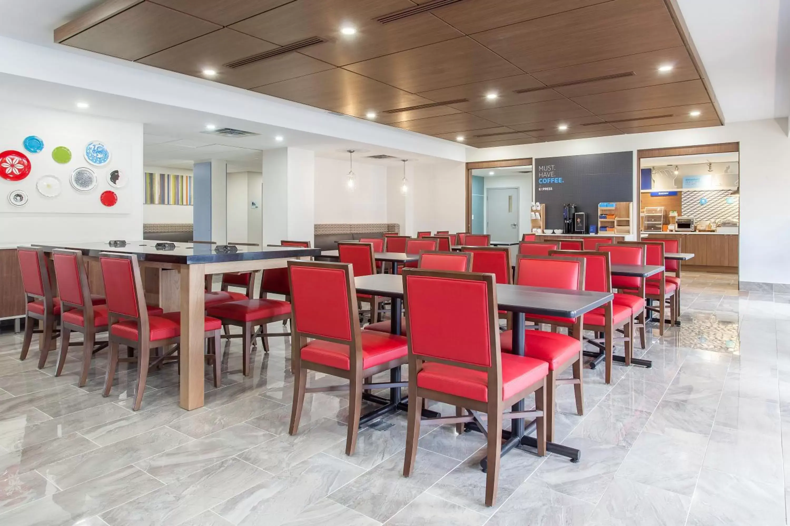 Breakfast, Restaurant/Places to Eat in Holiday Inn Express & Suites Mississauga-Toronto Southwest, an IHG Hotel