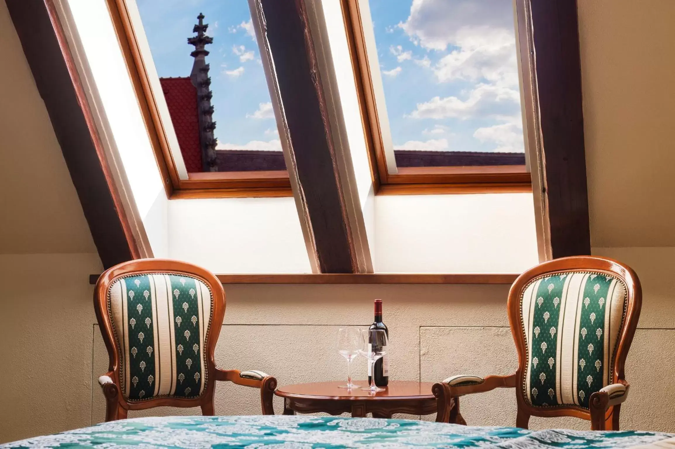 Alcoholic drinks, Bed in Arcadia Boutique Hotel Alcoholic drinks, Bed in Arcadia Boutique Hotel