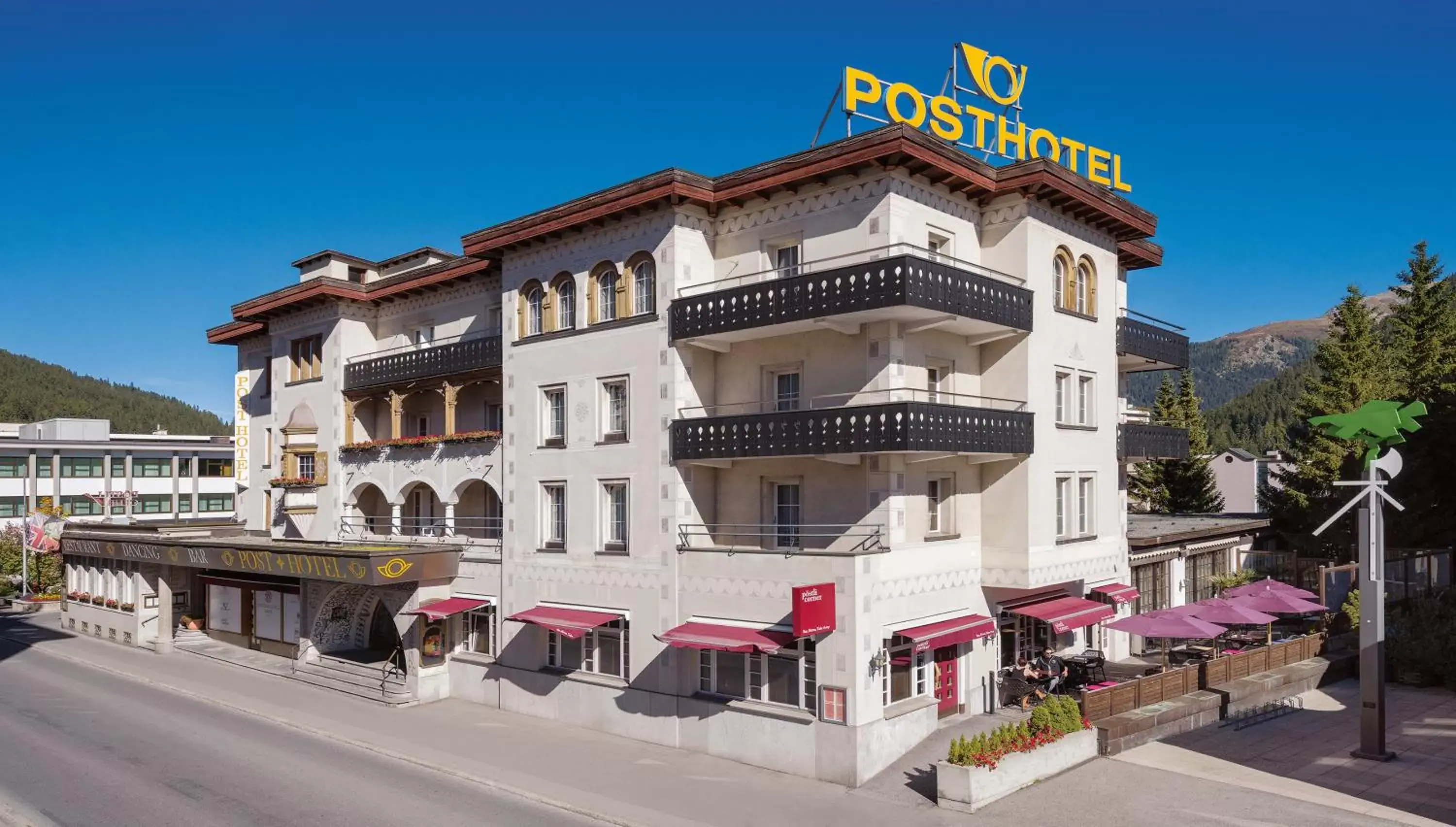 Facade/entrance, Property Building in Morosani Posthotel