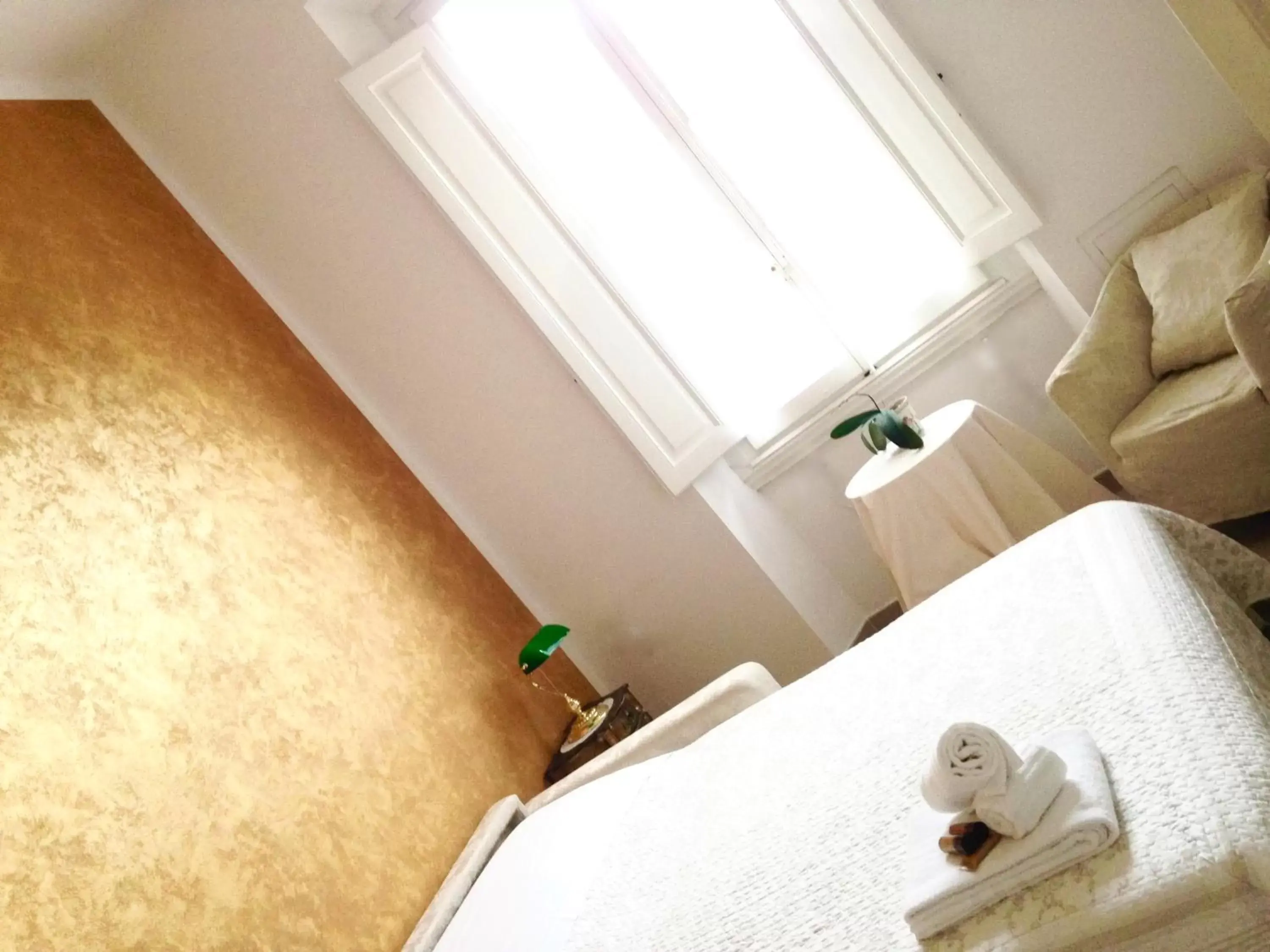 Single Room with Shared Bathroom in Gourmet B&B Villa Landucci