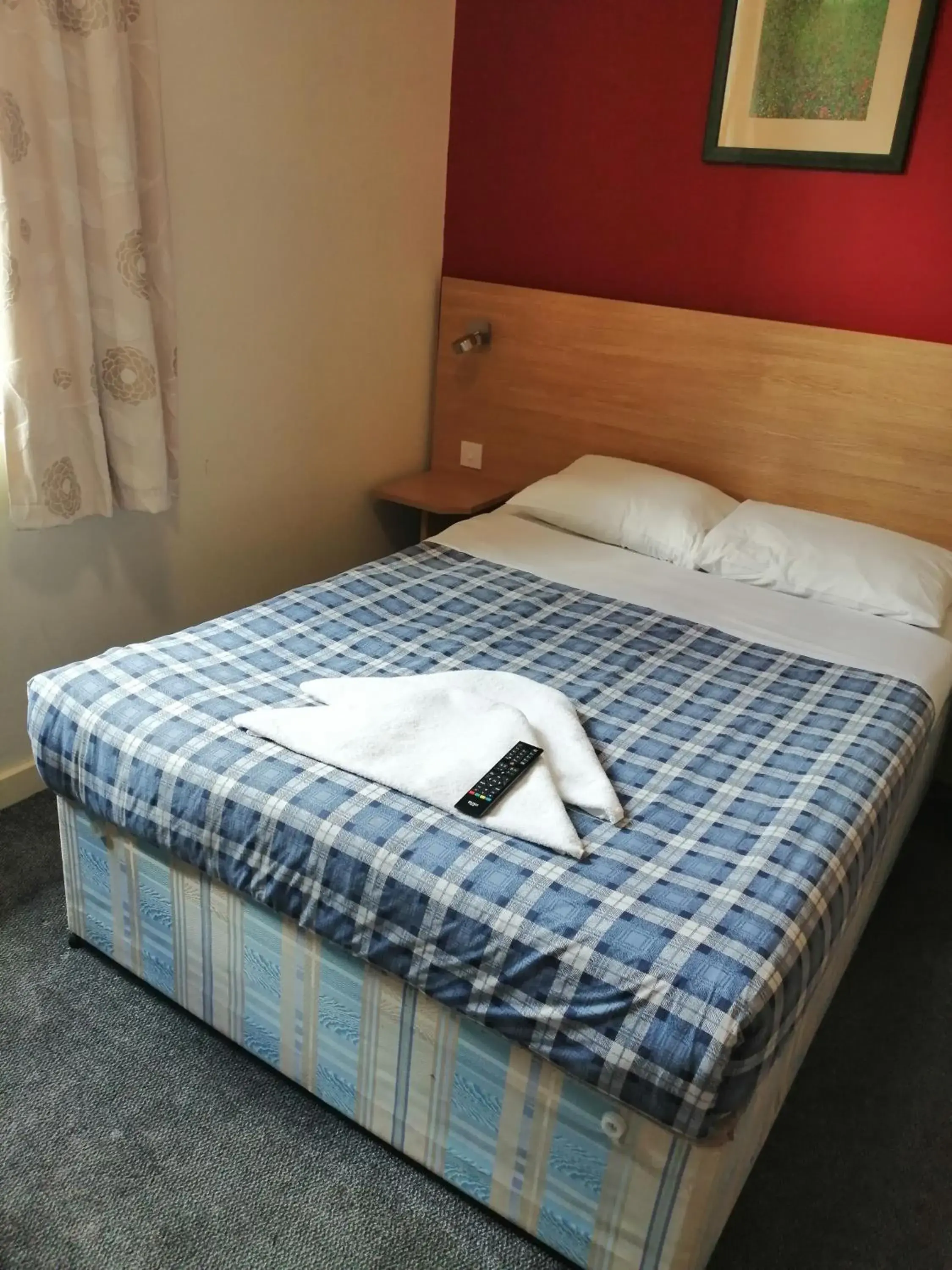Bed in Colliers Hotel