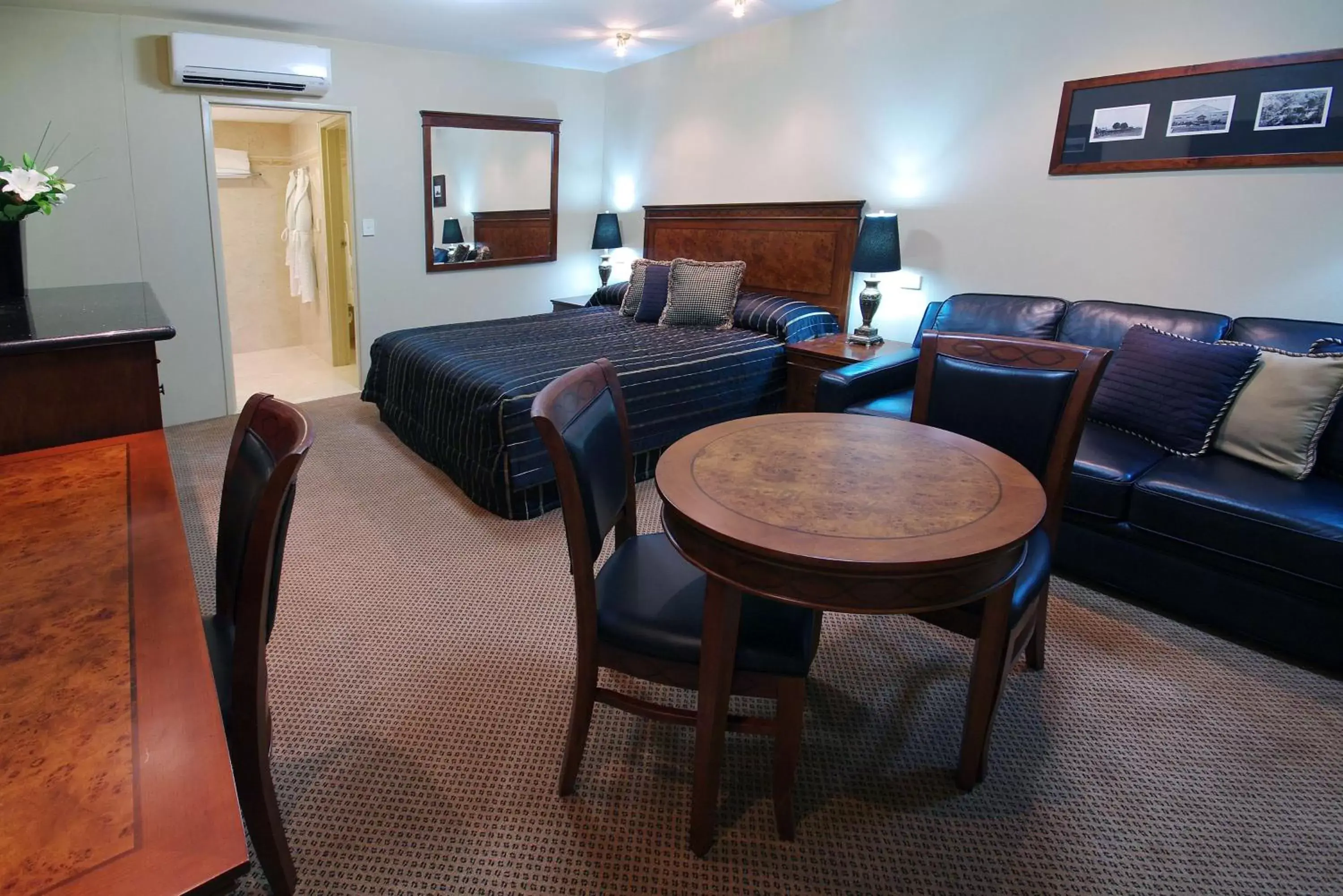 Photo of the whole room in Rydges Armidale
