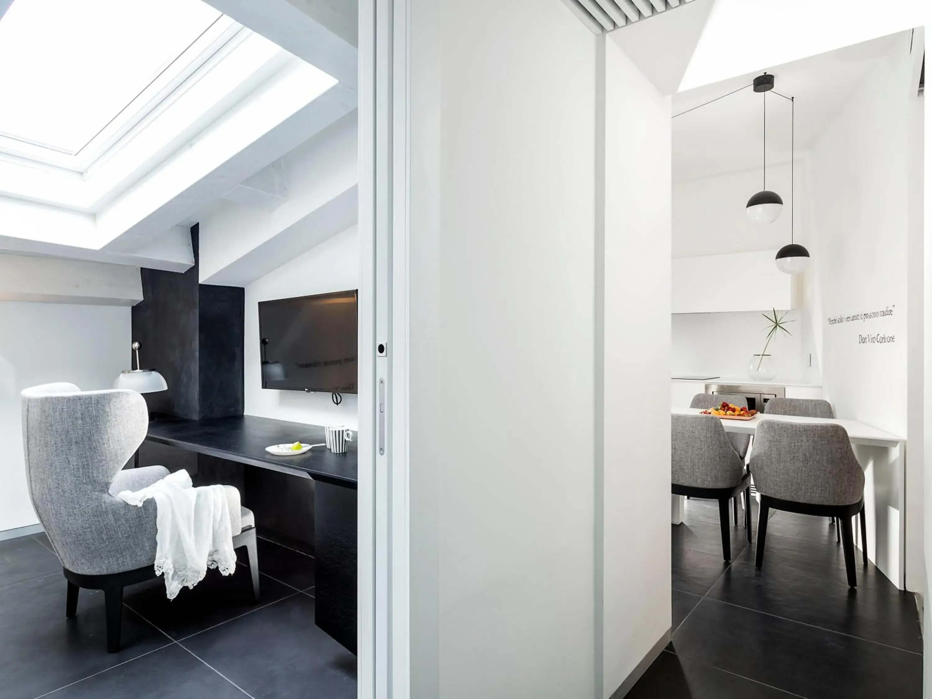 Living room, Bathroom in Duomo Suites & Spa