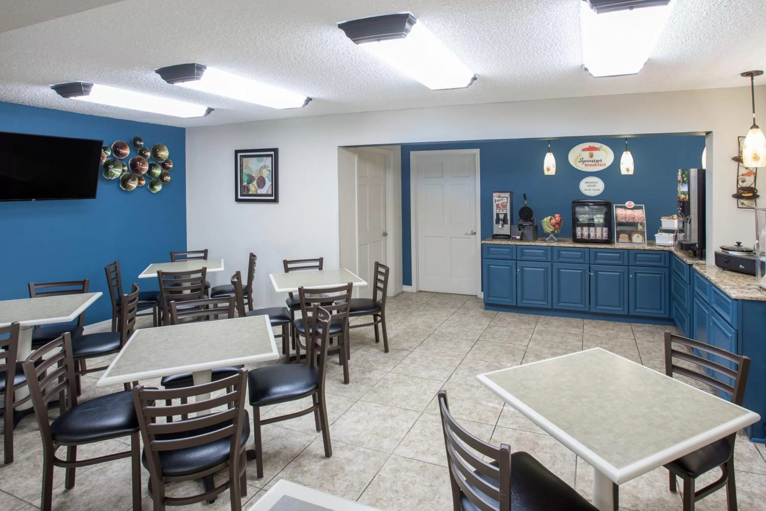 Breakfast in Super 8 by Wyndham Independence Kansas City