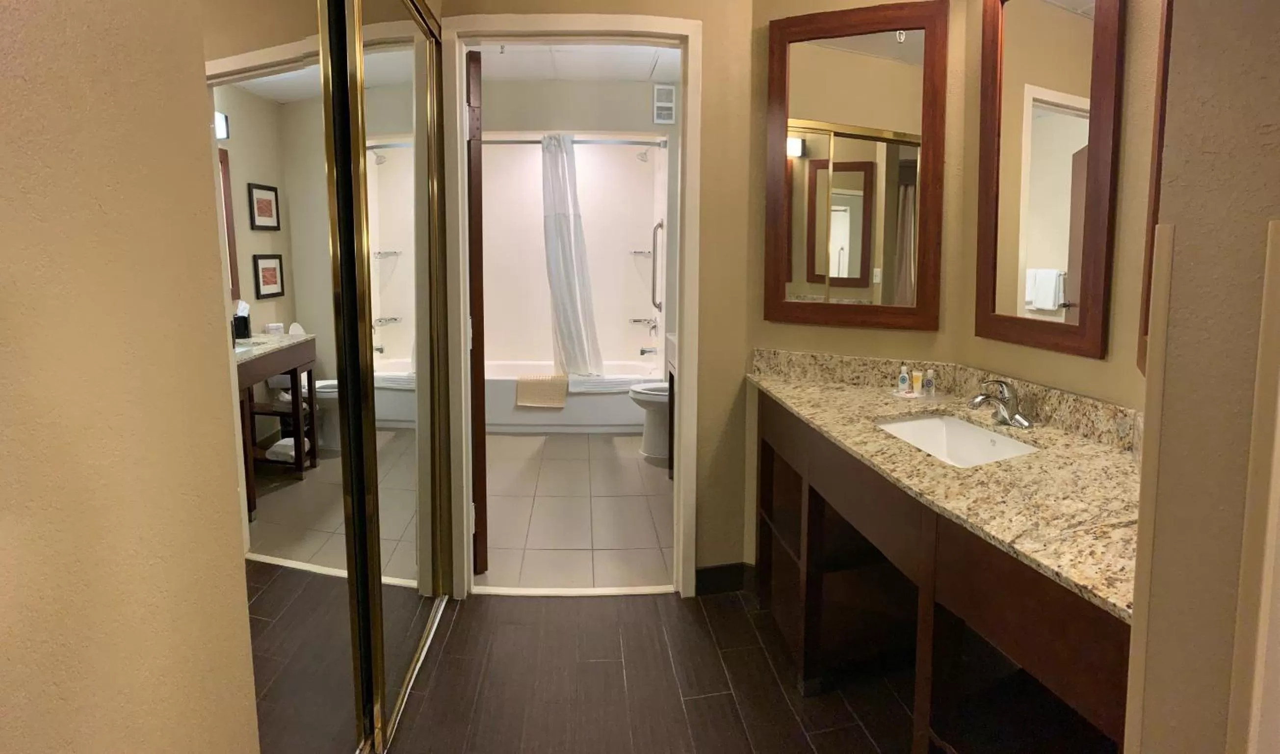 Bathroom in Tollgate Inn