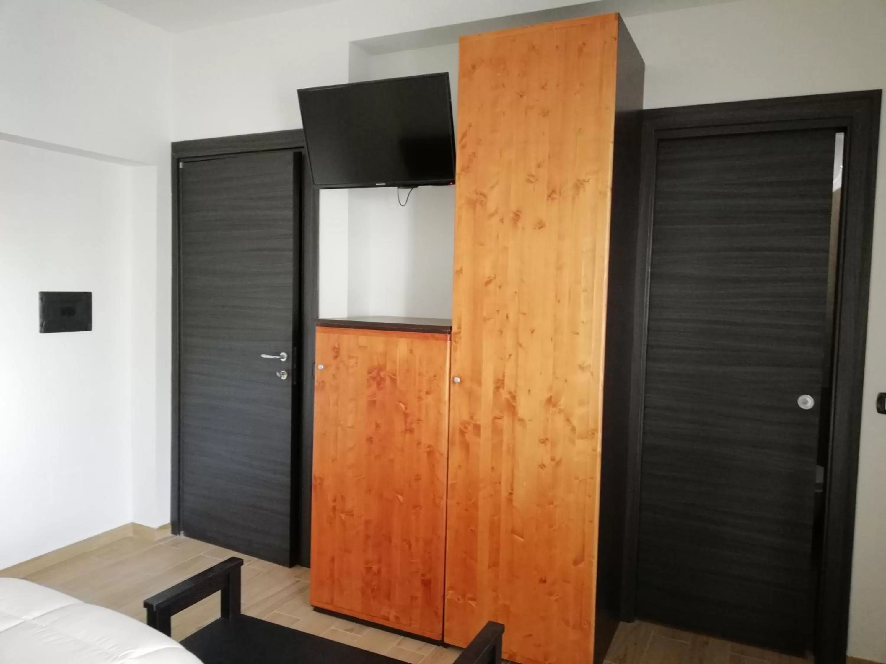 TV/Entertainment Center in B&B Controtempo