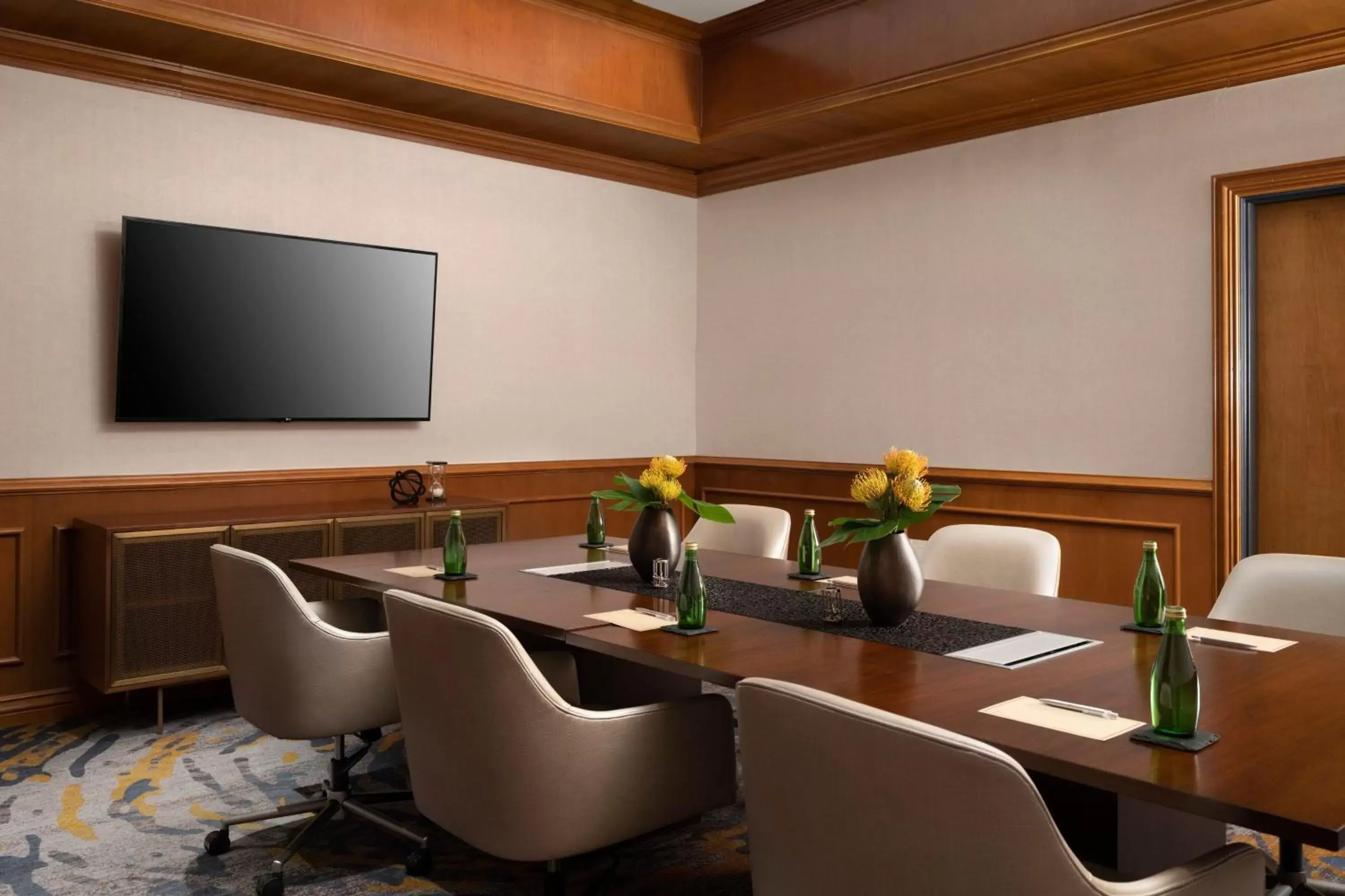Meeting/conference room, TV/Entertainment Center in Renaissance Boulder Flatiron Hotel