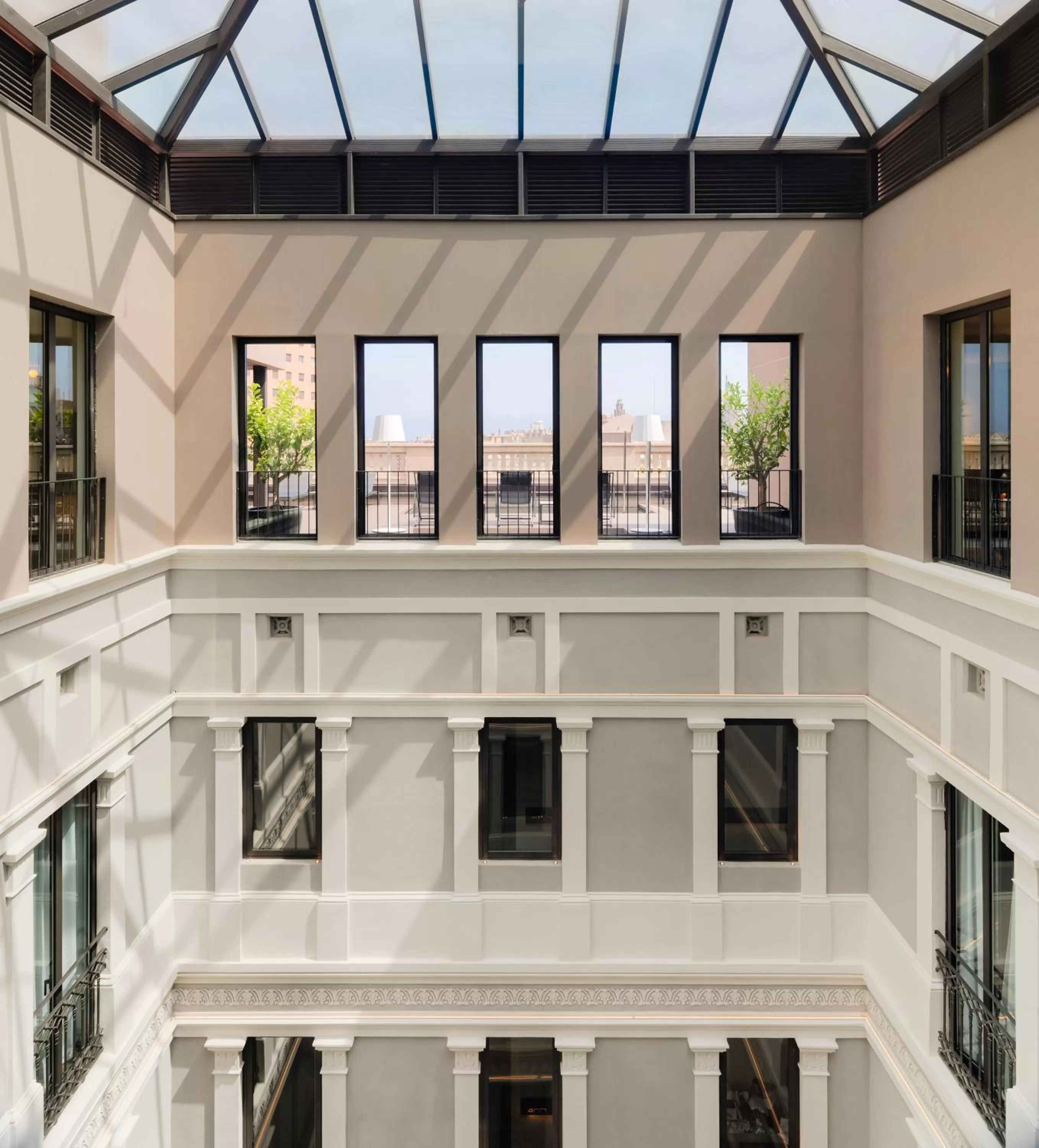 Decorative detail in H10 Urquinaona Plaza