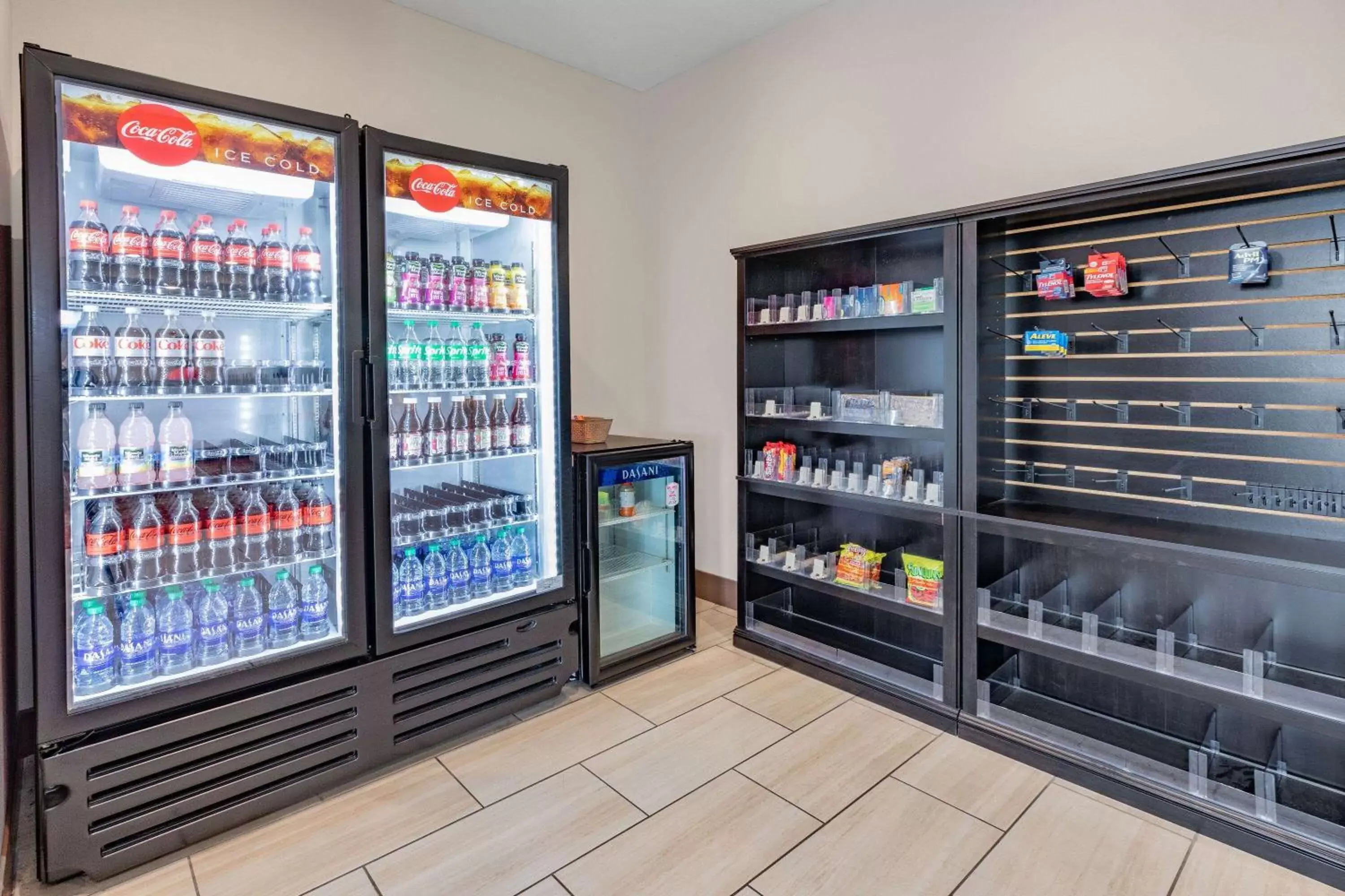 Food and drinks, Supermarket/Shops in La Quinta Inn & Suites by Wyndham Jackson-Cape Girardeau