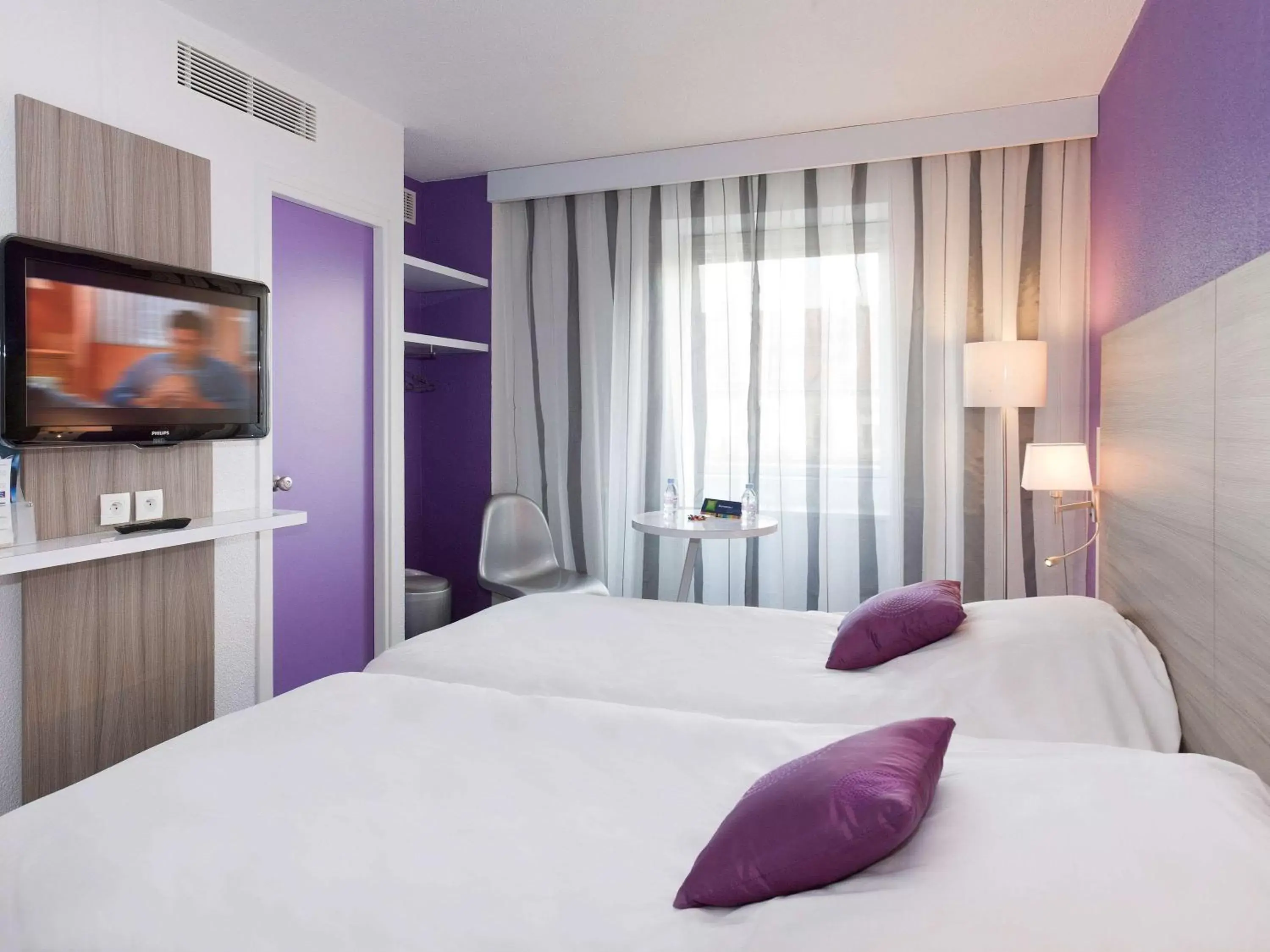 Standard Twin Room in ibis Styles Grenoble Centre Gare