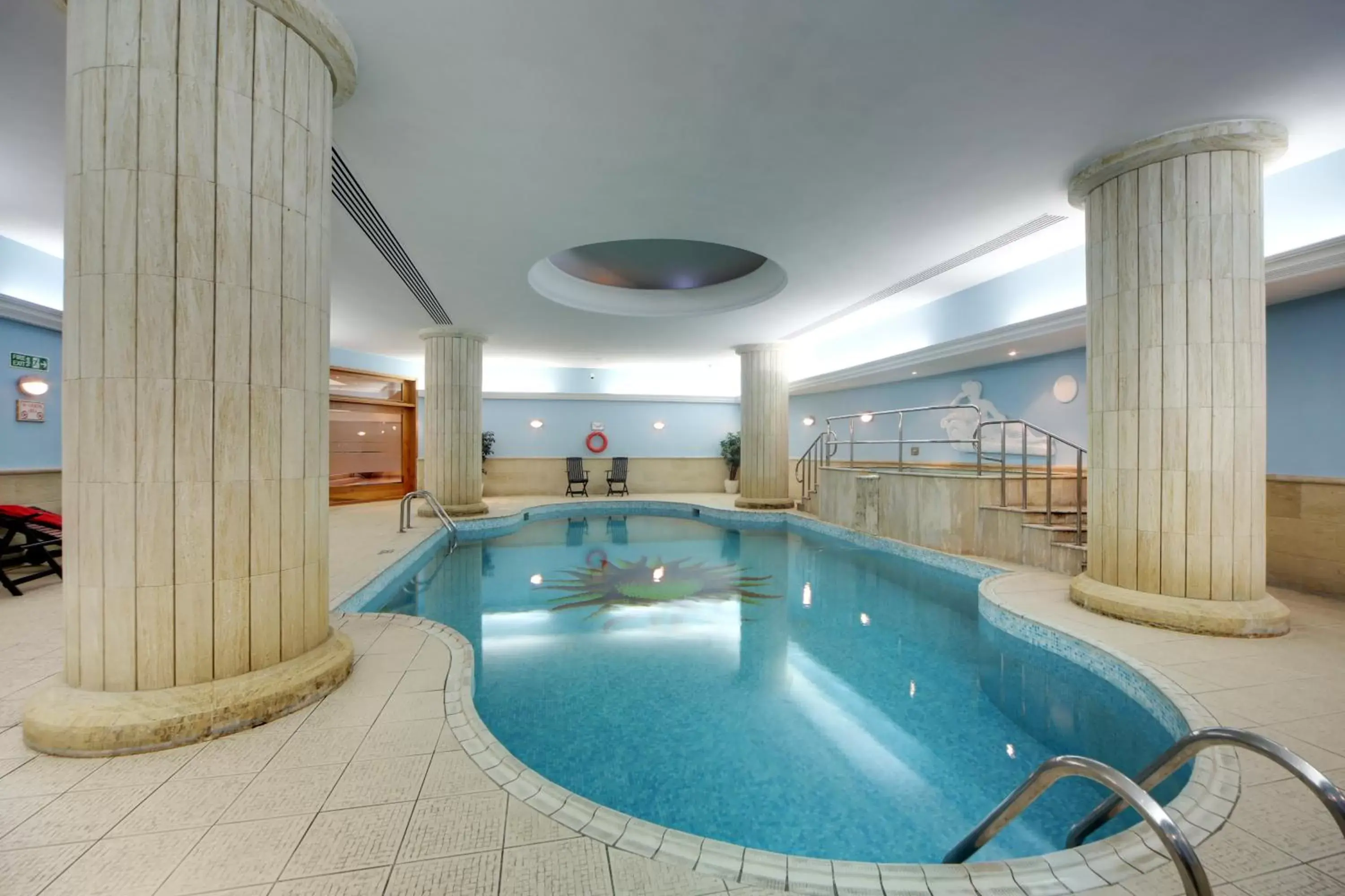 , Swimming Pool in Golden Tulip Vivaldi Hotel