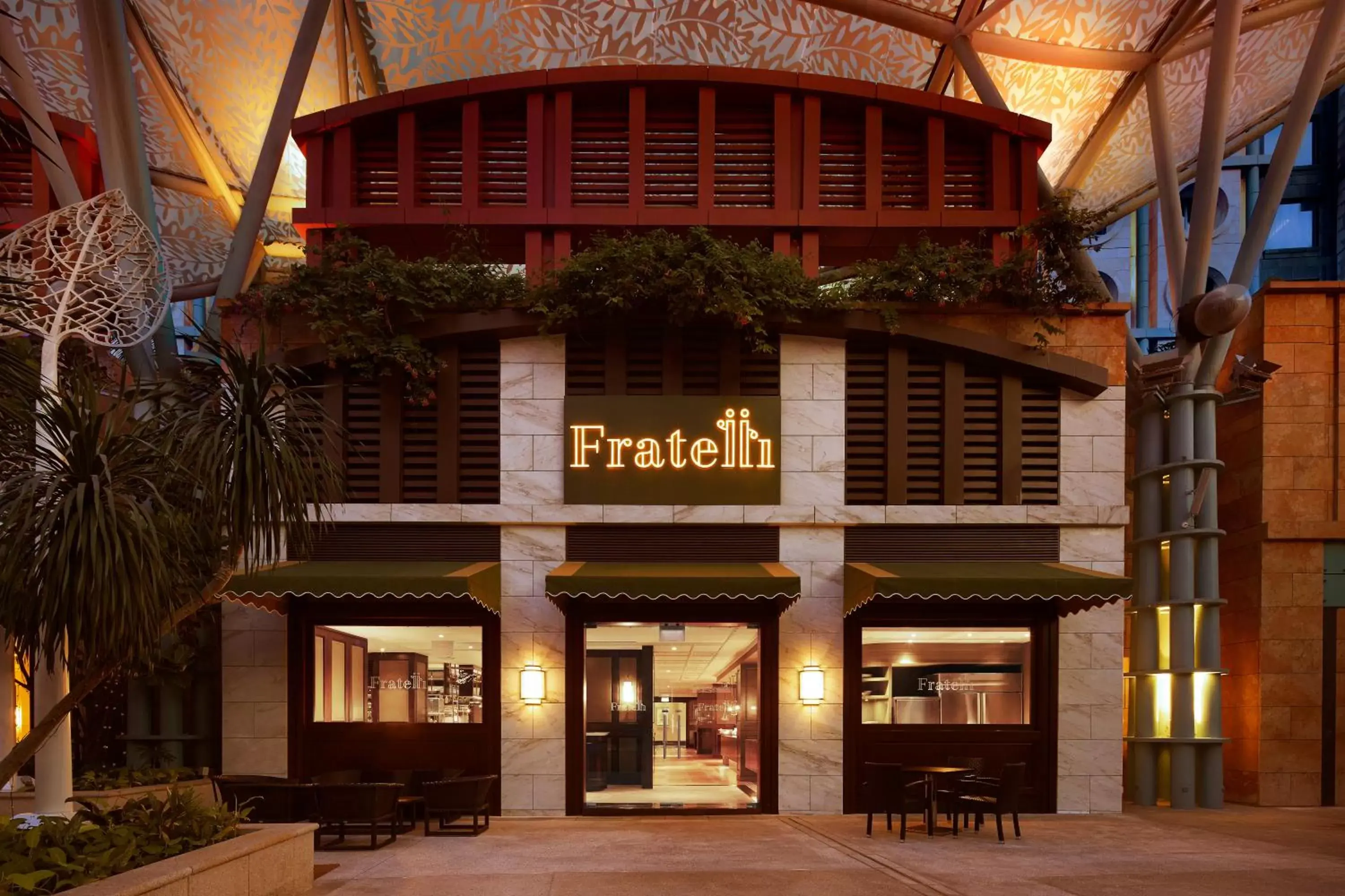 Restaurant/places to eat in Resorts World Sentosa - Hotel Michael