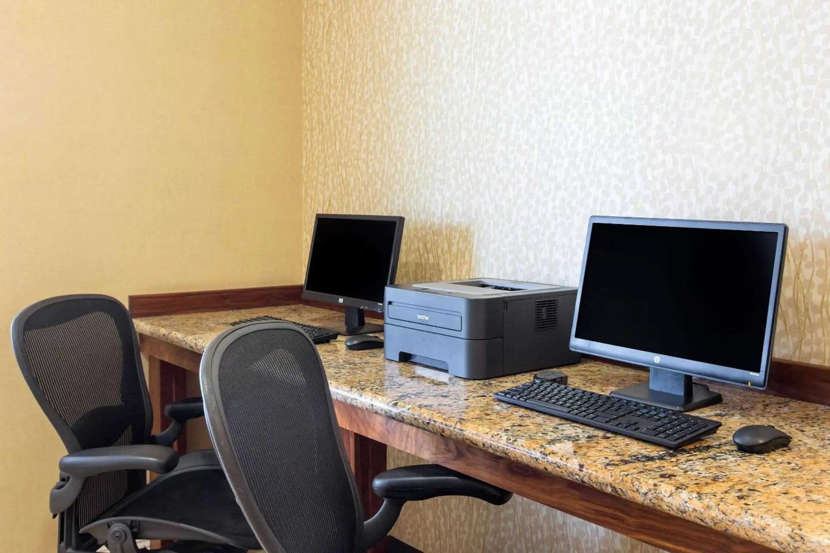 On site, Business Area/Conference Room in The Oaks Hotel & Suites