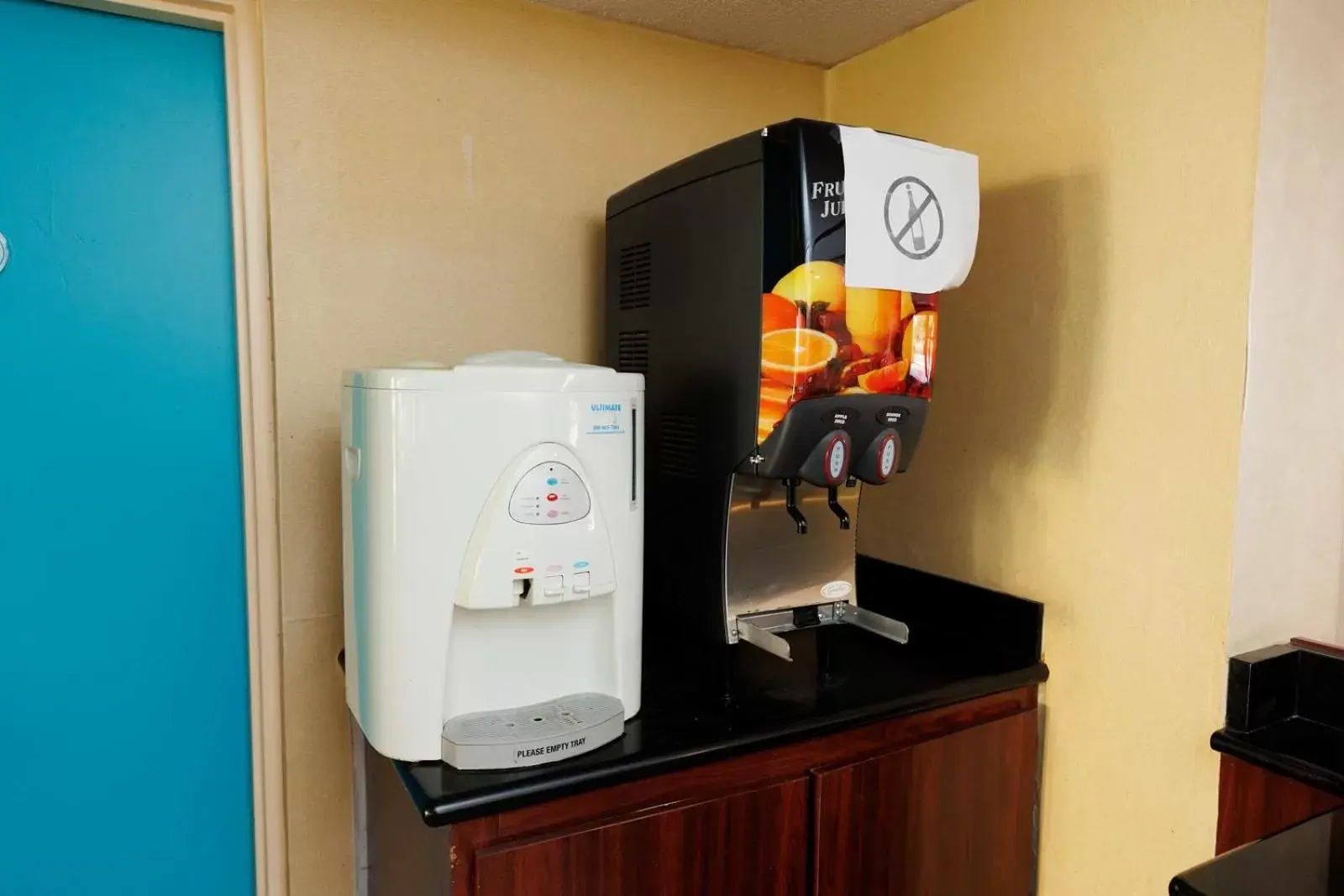 Breakfast, Coffee/Tea Facilities in Garnet Inn & Suites, Orlando