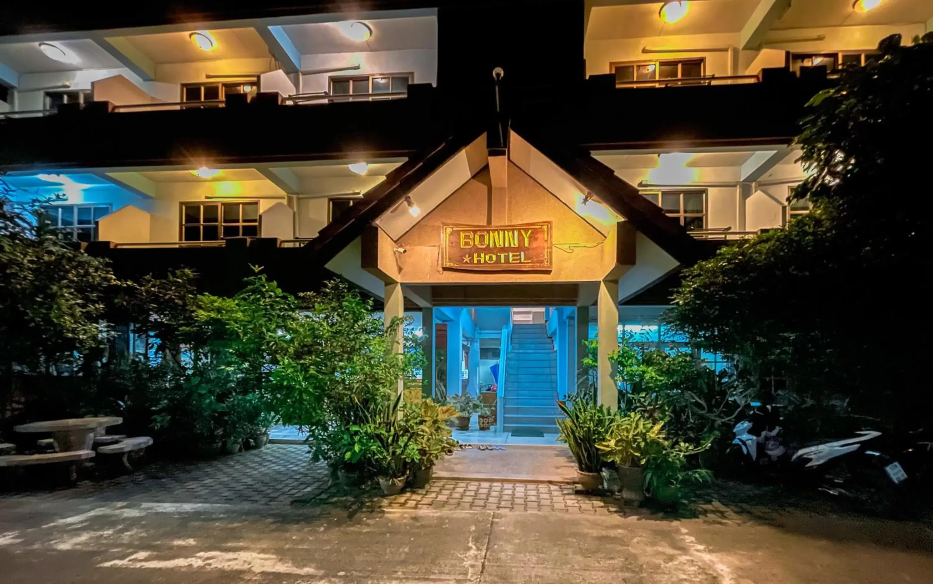 Facade/entrance, Property Building in Bonny Hotel