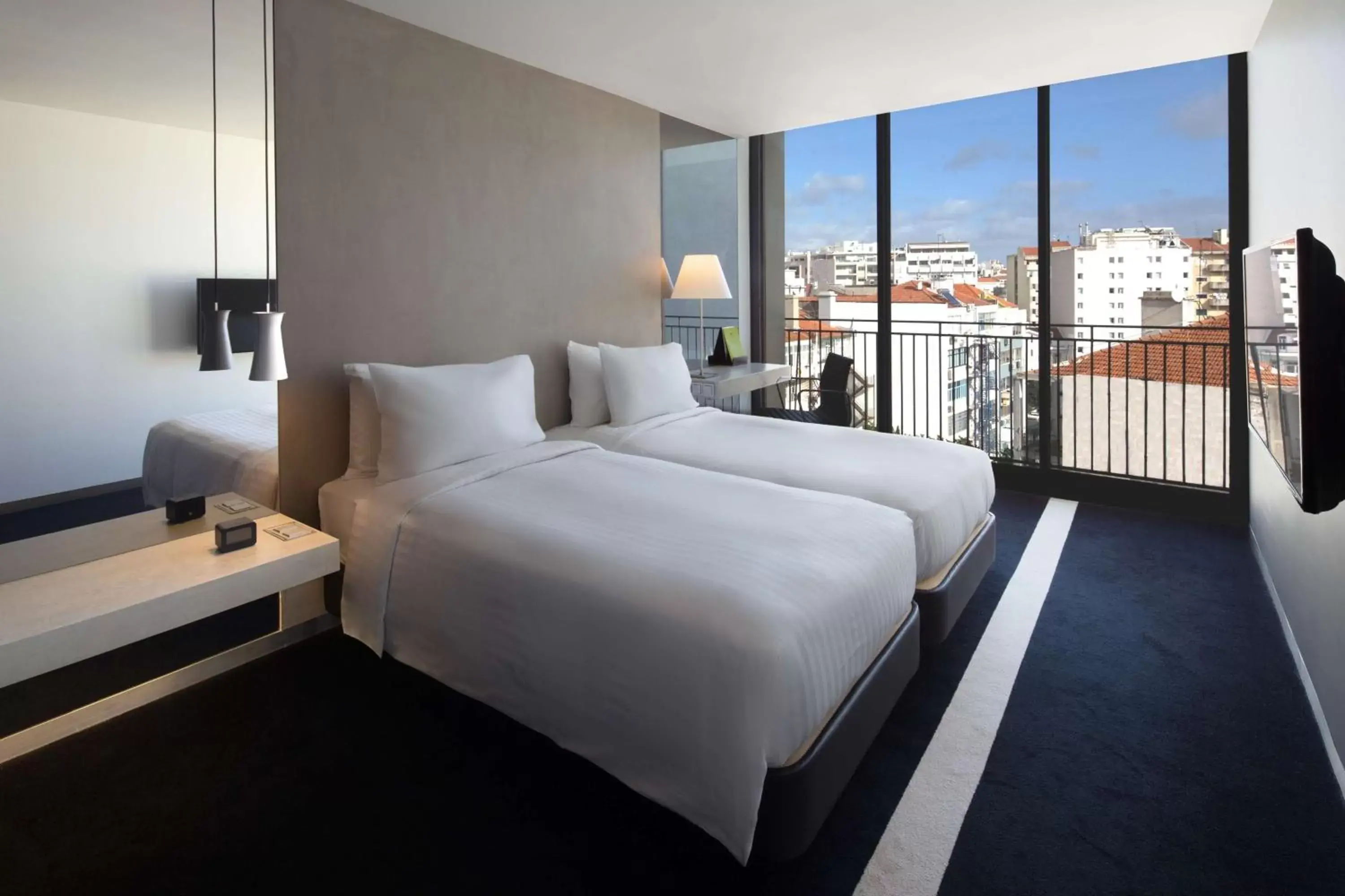 Bedroom in DoubleTree by Hilton Lisbon Fontana Park