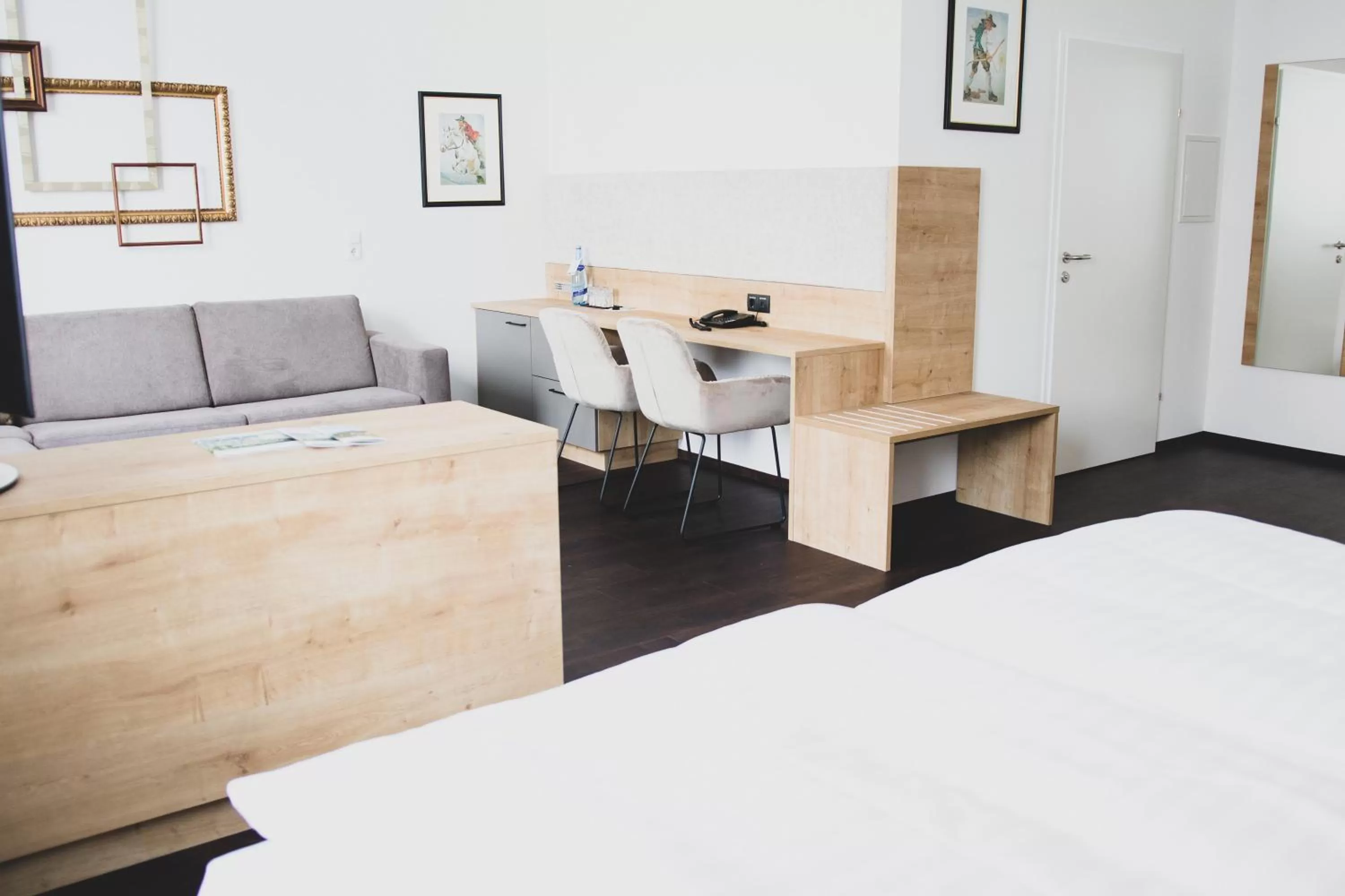 Photo of the whole room, Bed in Boutique Hotel Edelmanns