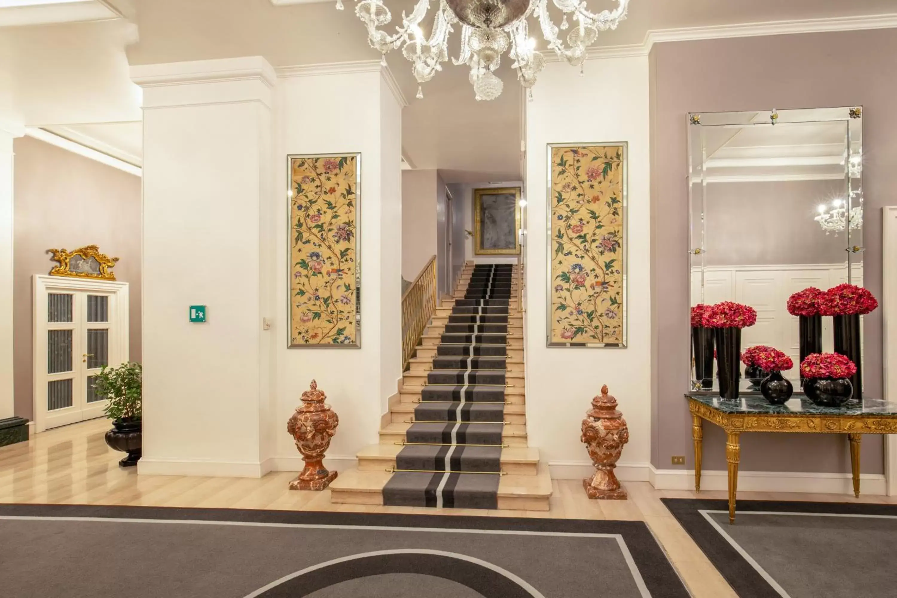 Decorative detail, Lobby/Reception in Hotel Savoy