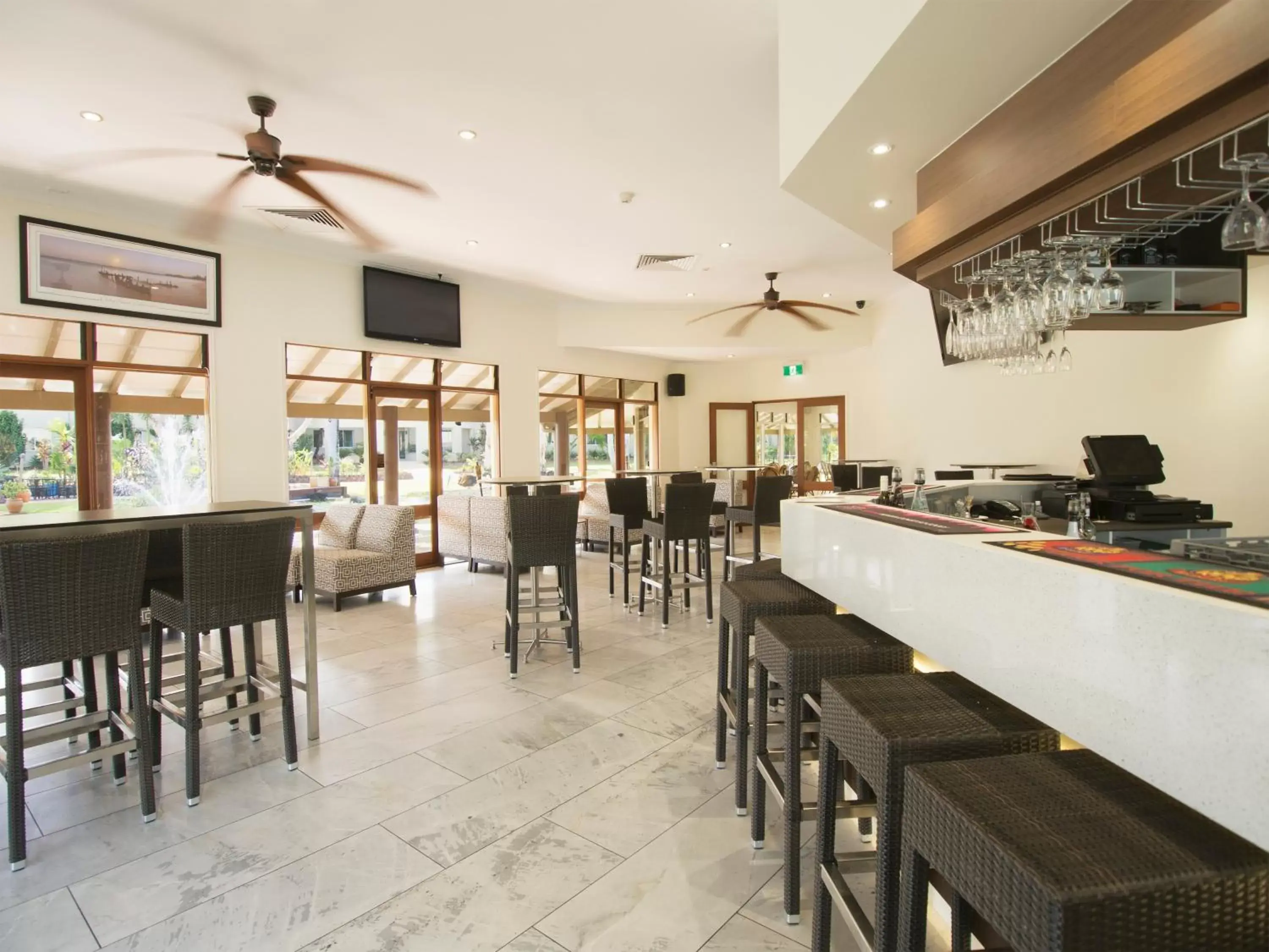 Restaurant/Places to Eat in Oaks Sunshine Coast Oasis Resort