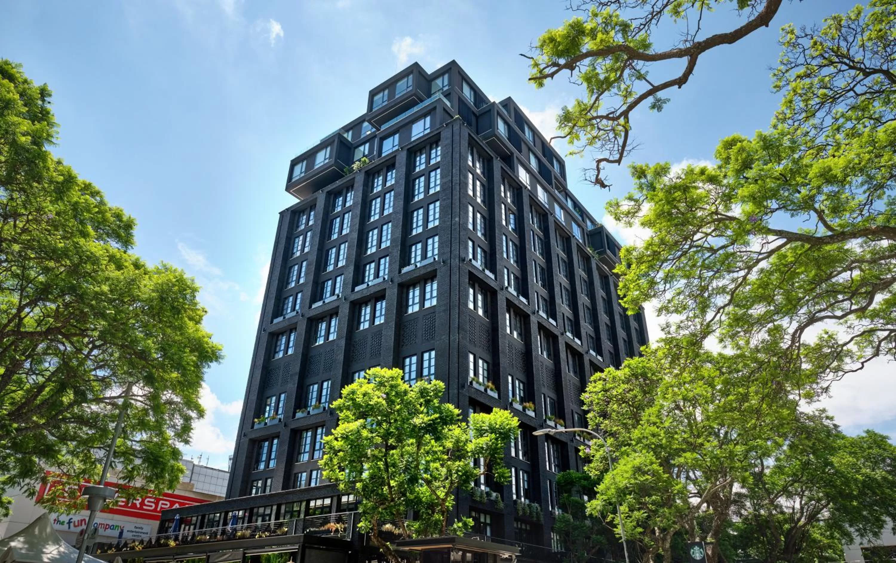 Property building in HYDE JOHANNESBURG ROSEBANK