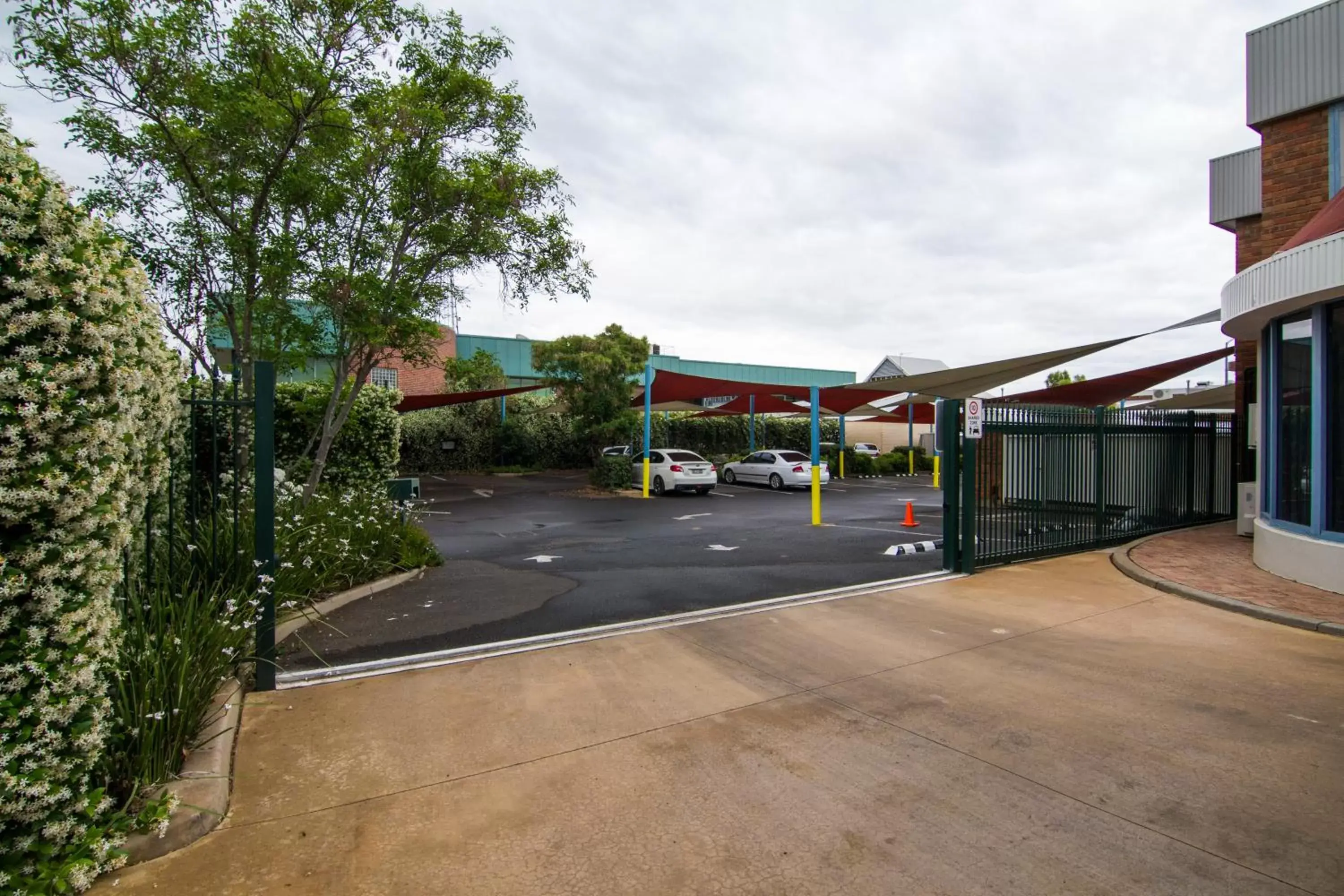 Facade/entrance in Dubbo RSL Club Motel