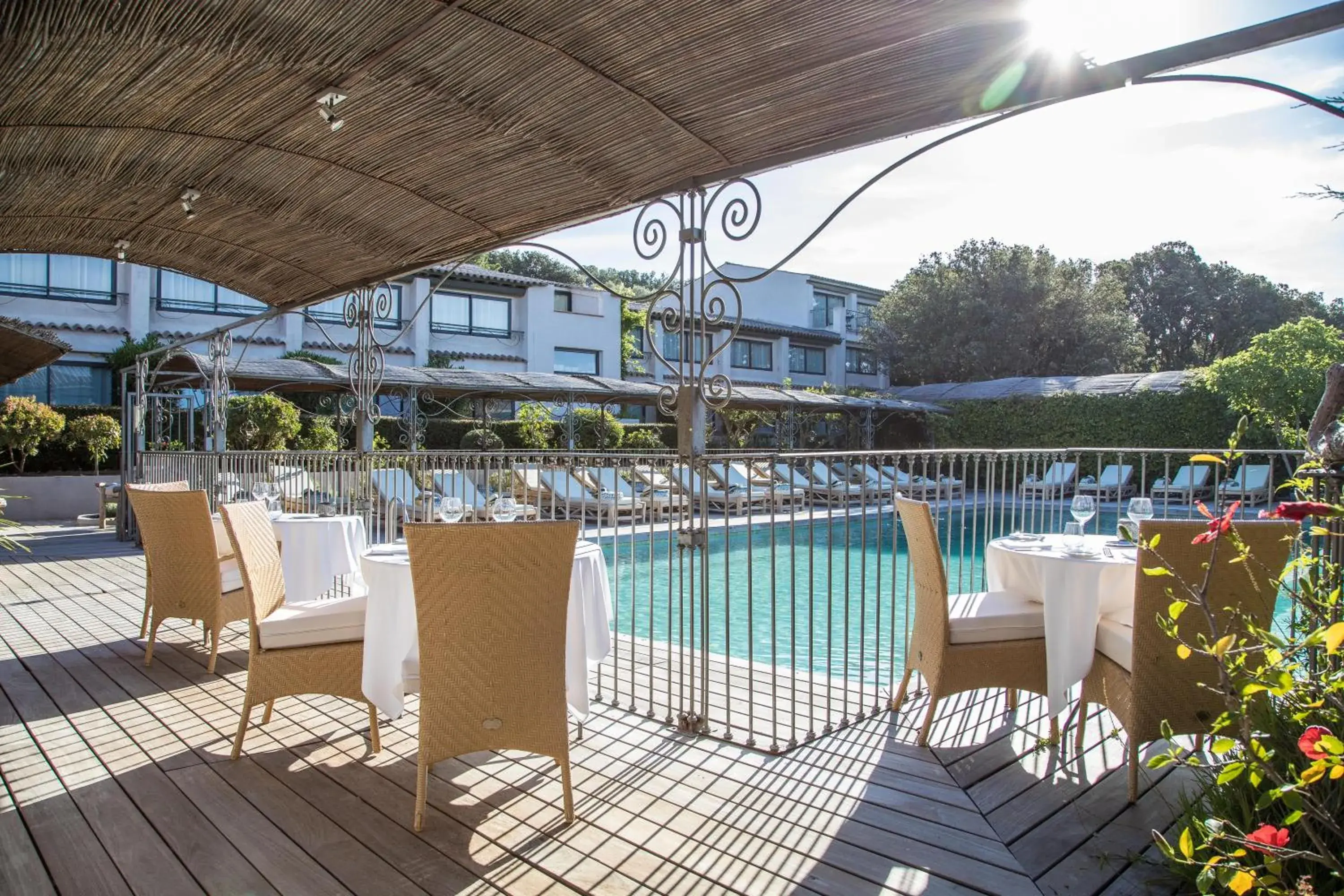 Patio in Hôtel Le Roi Théodore & Spa