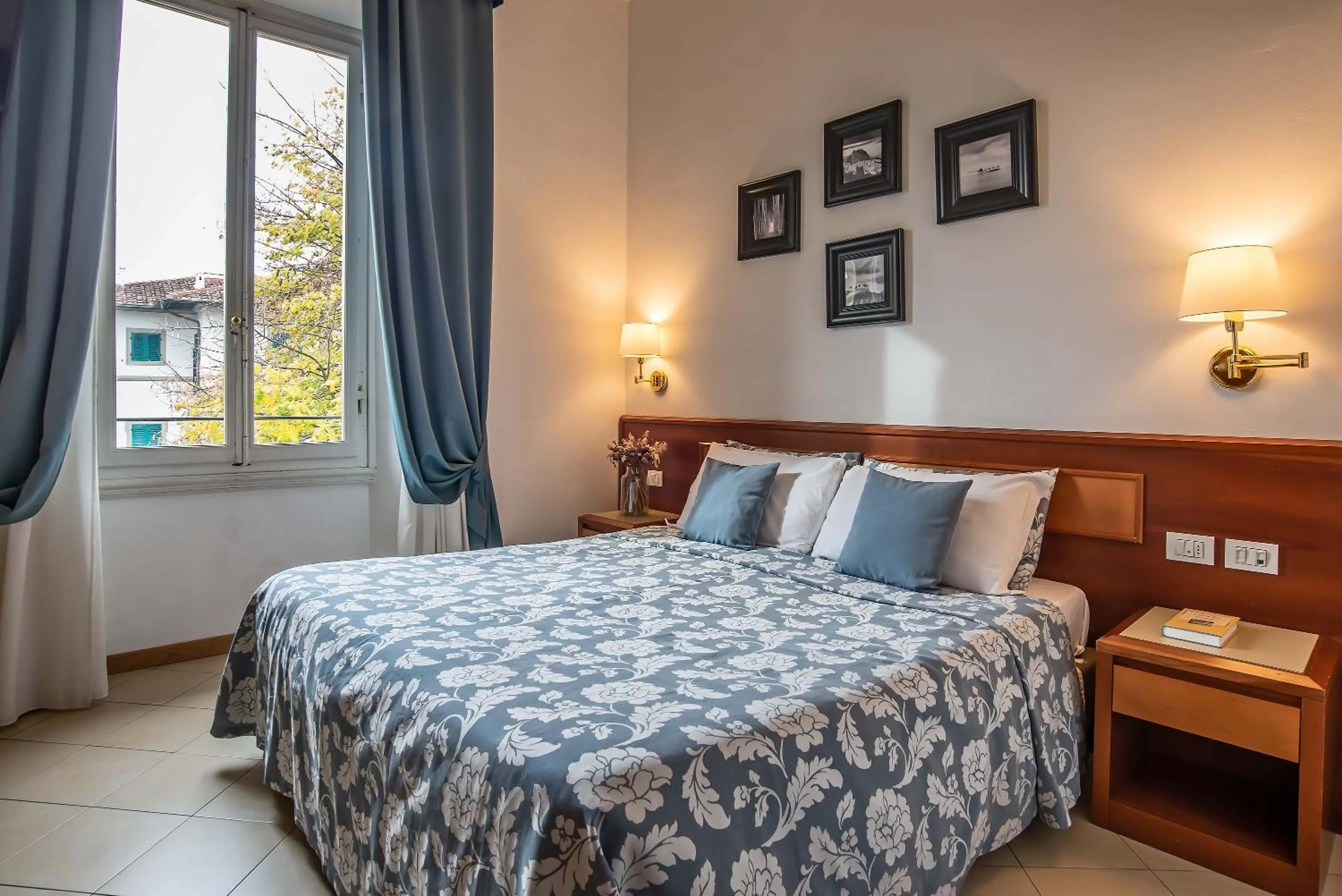 Photo of the whole room, Bed in Hotel Bonifacio