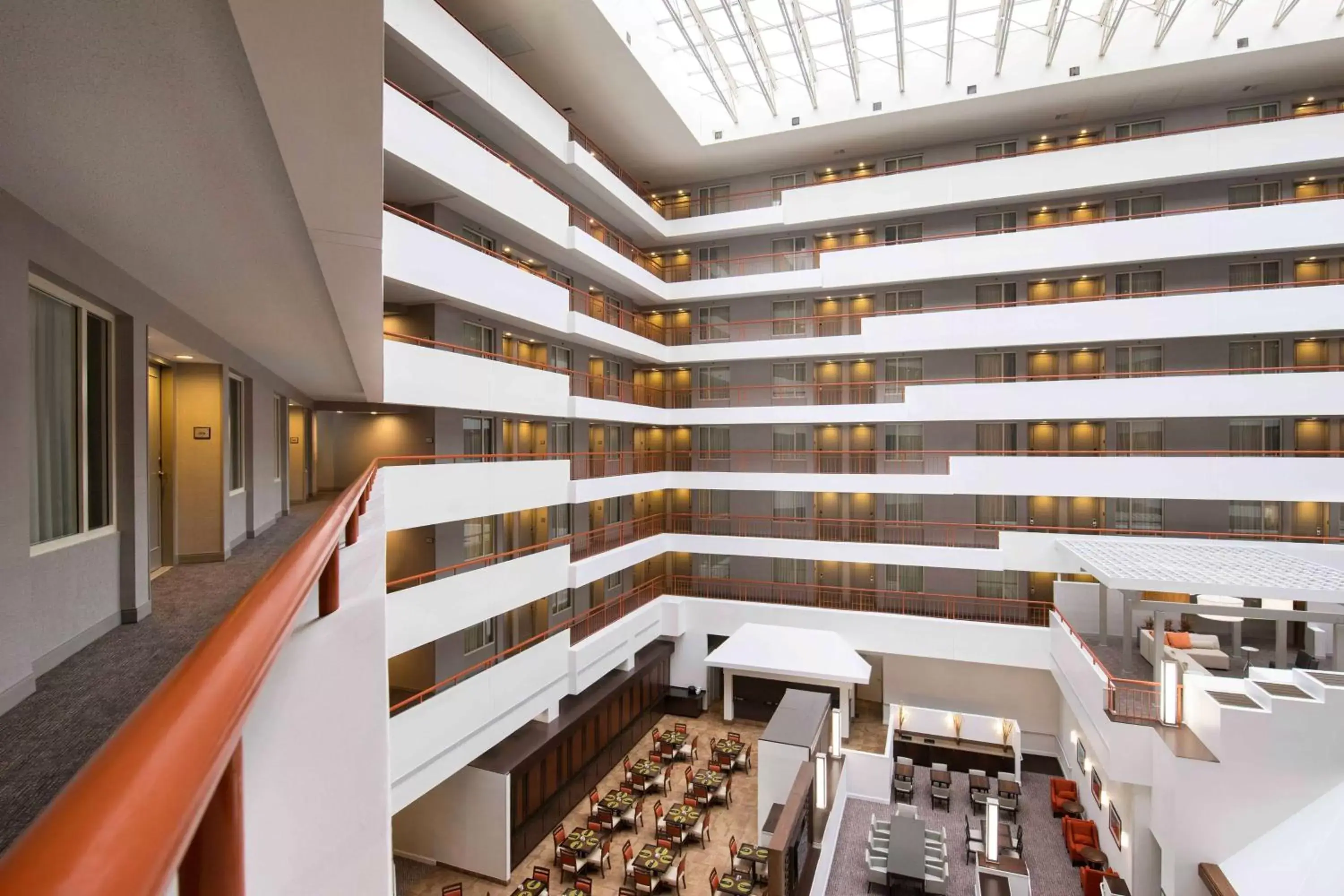 Lobby or reception in Embassy Suites by Hilton Baltimore at BWI Airport
