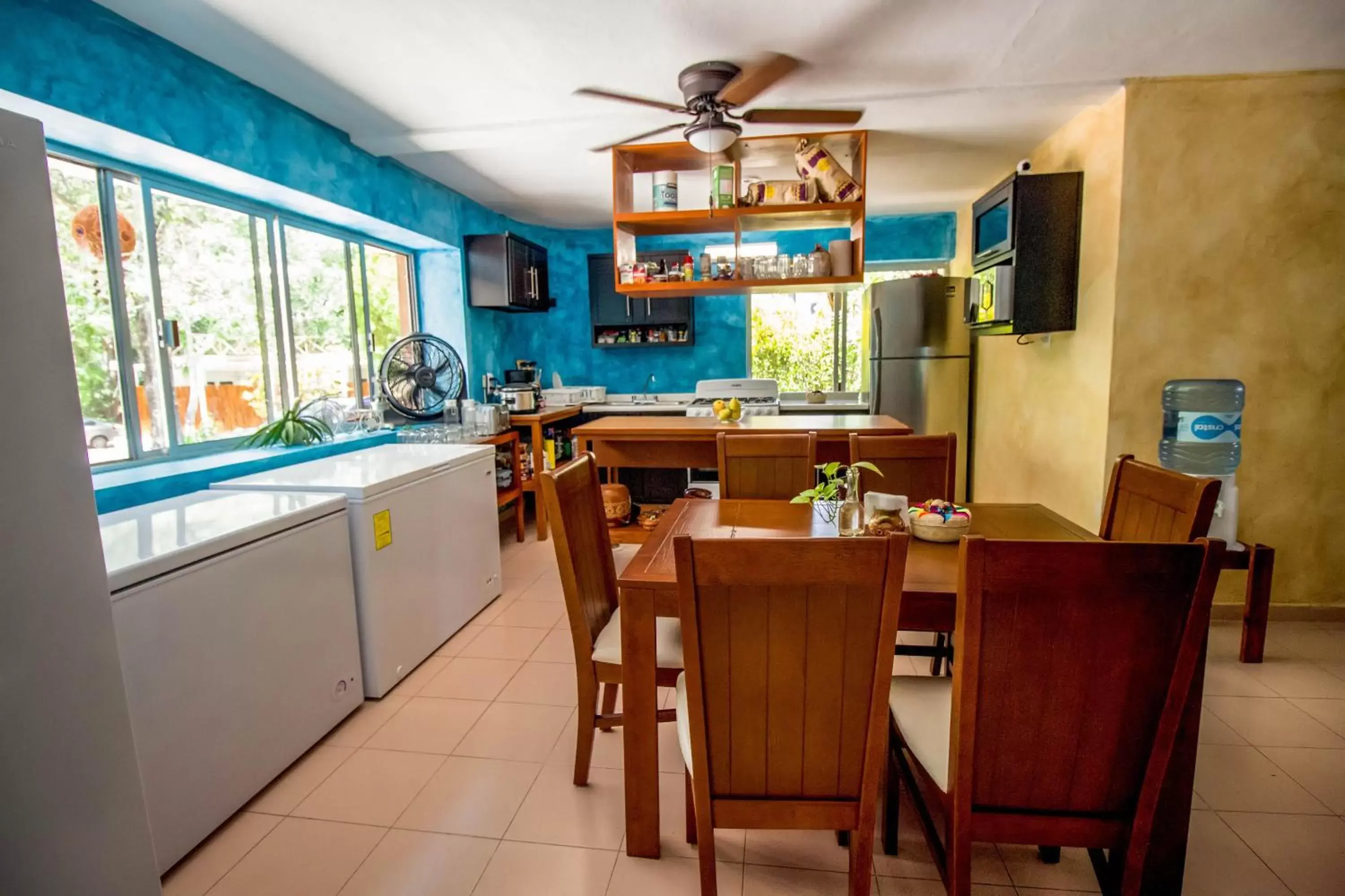 Kitchen or kitchenette, Restaurant/Places to Eat in Hotel Tequila Cancun