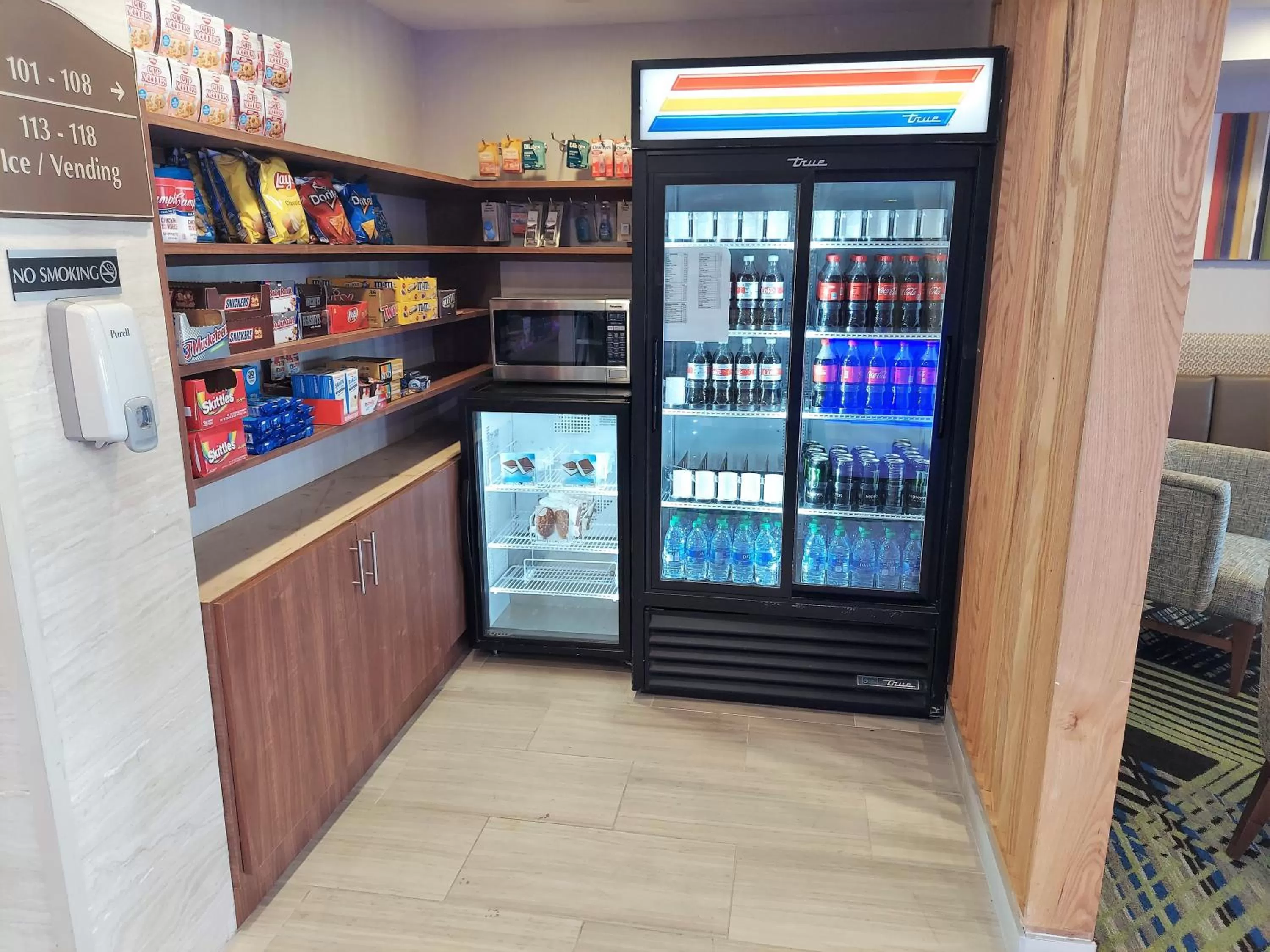 vending machine in Holiday Inn Express Maspeth by IHG