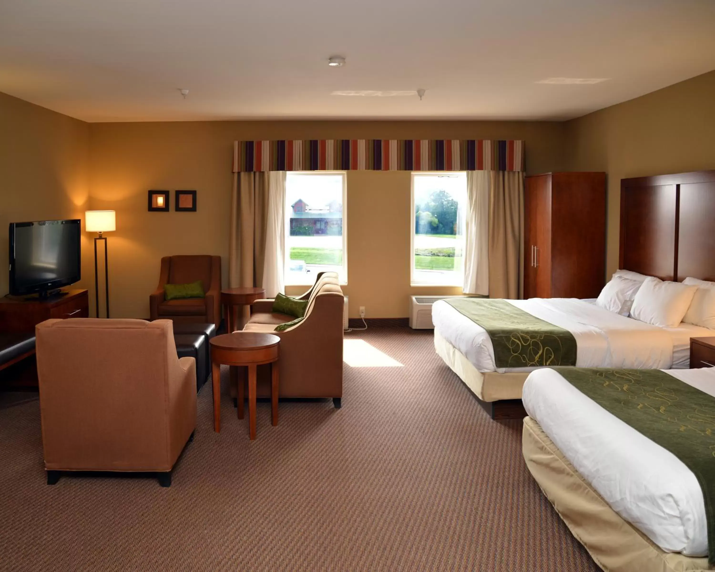 Queen Suite with Two Queen Beds - Non-Smoking in Comfort Suites