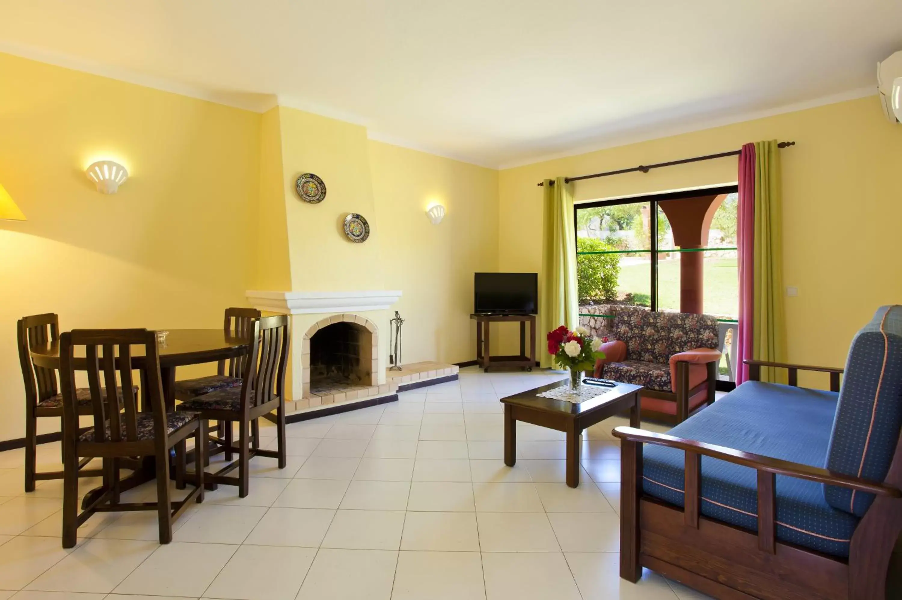 Living room, Seating Area in Colina Village