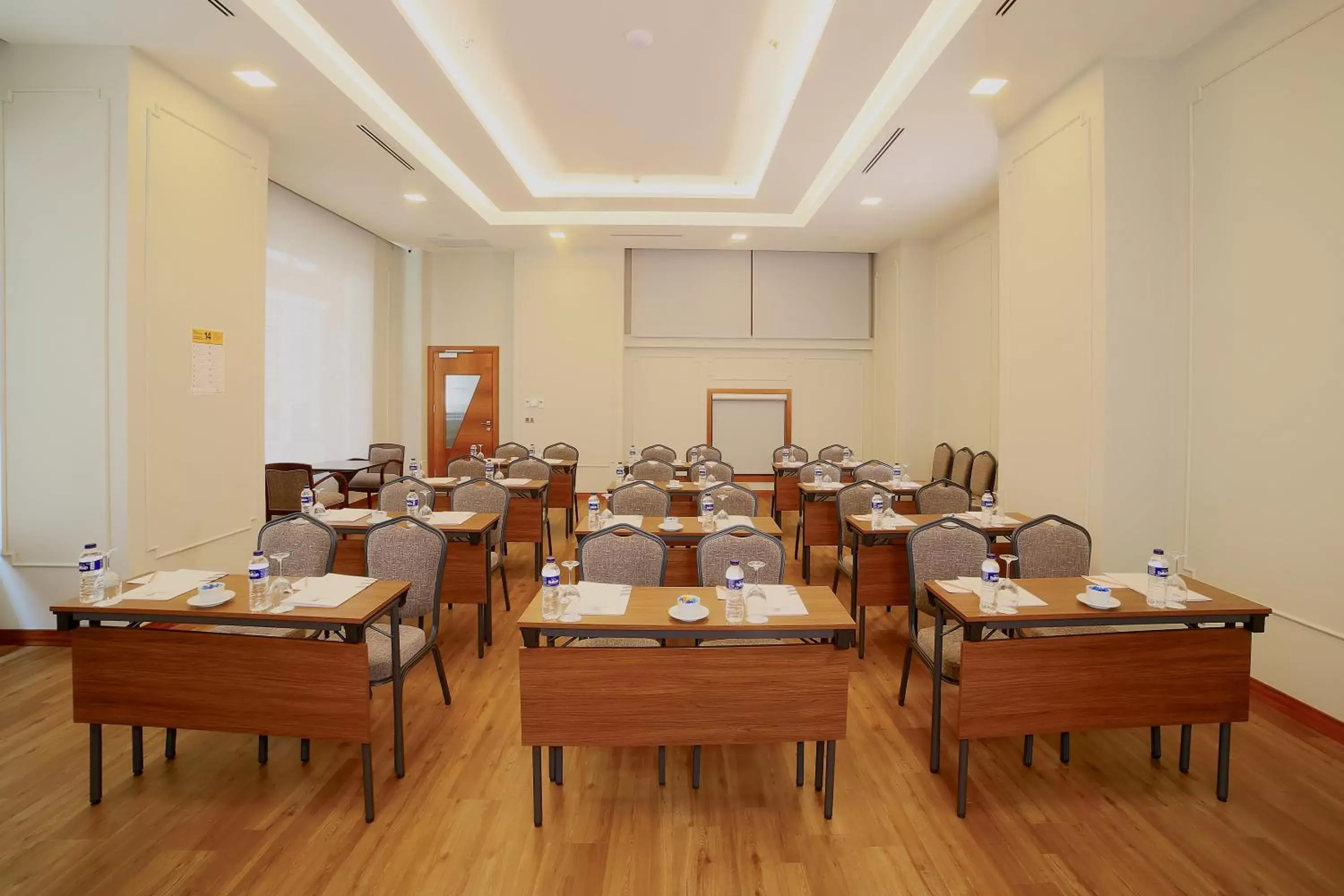 Meeting/conference room, Restaurant/Places to Eat in Erboy Hotel Istanbul Sirkeci