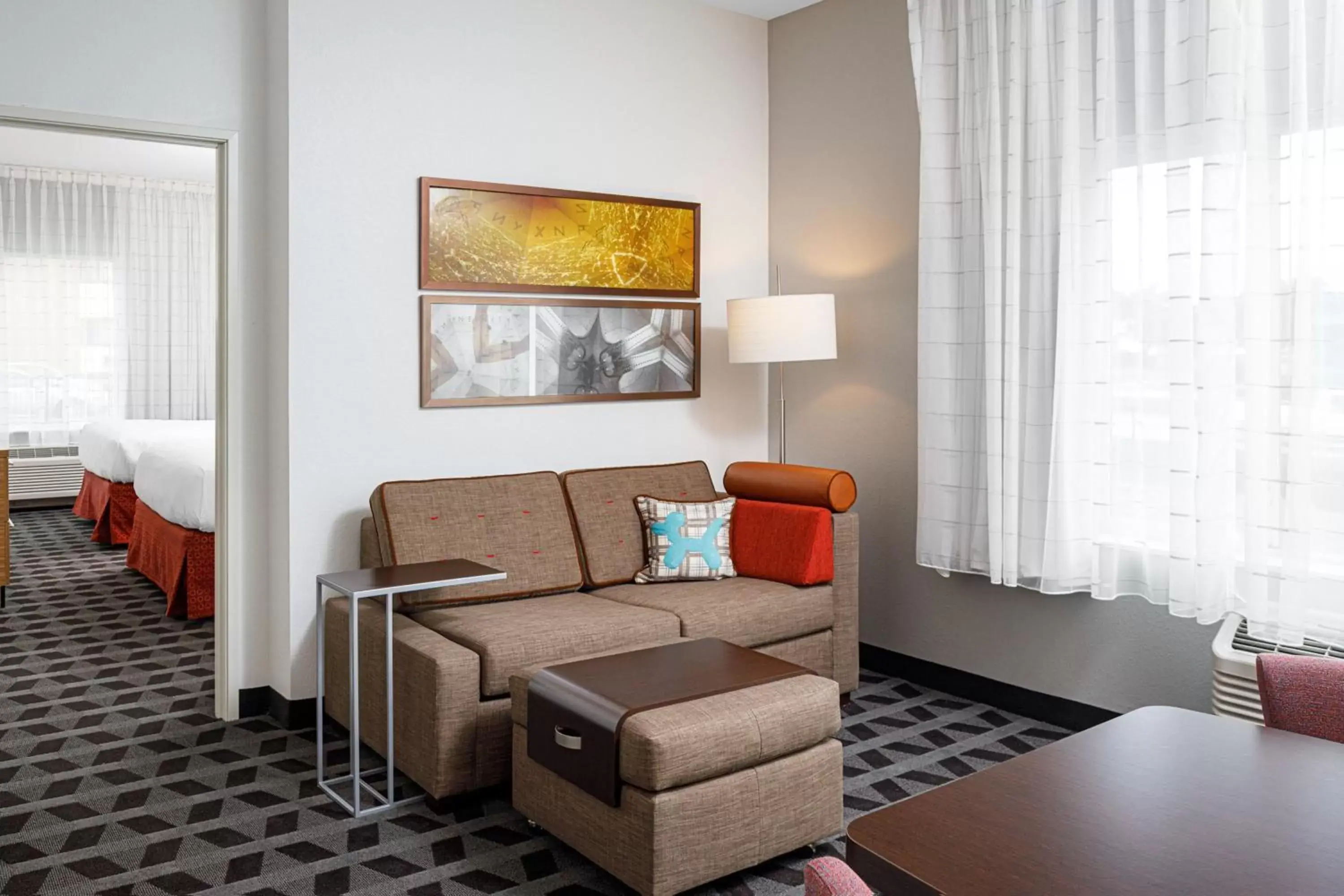 Living room, Seating Area in TownePlace Suites by Marriott Ironton