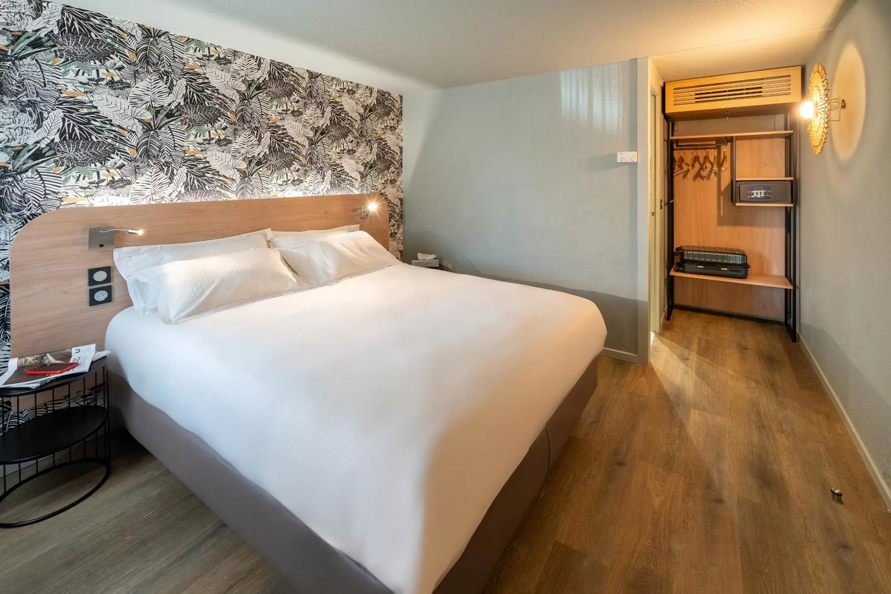 Bed in Sure Hotel by Best Western Rochefort-sur-Mer