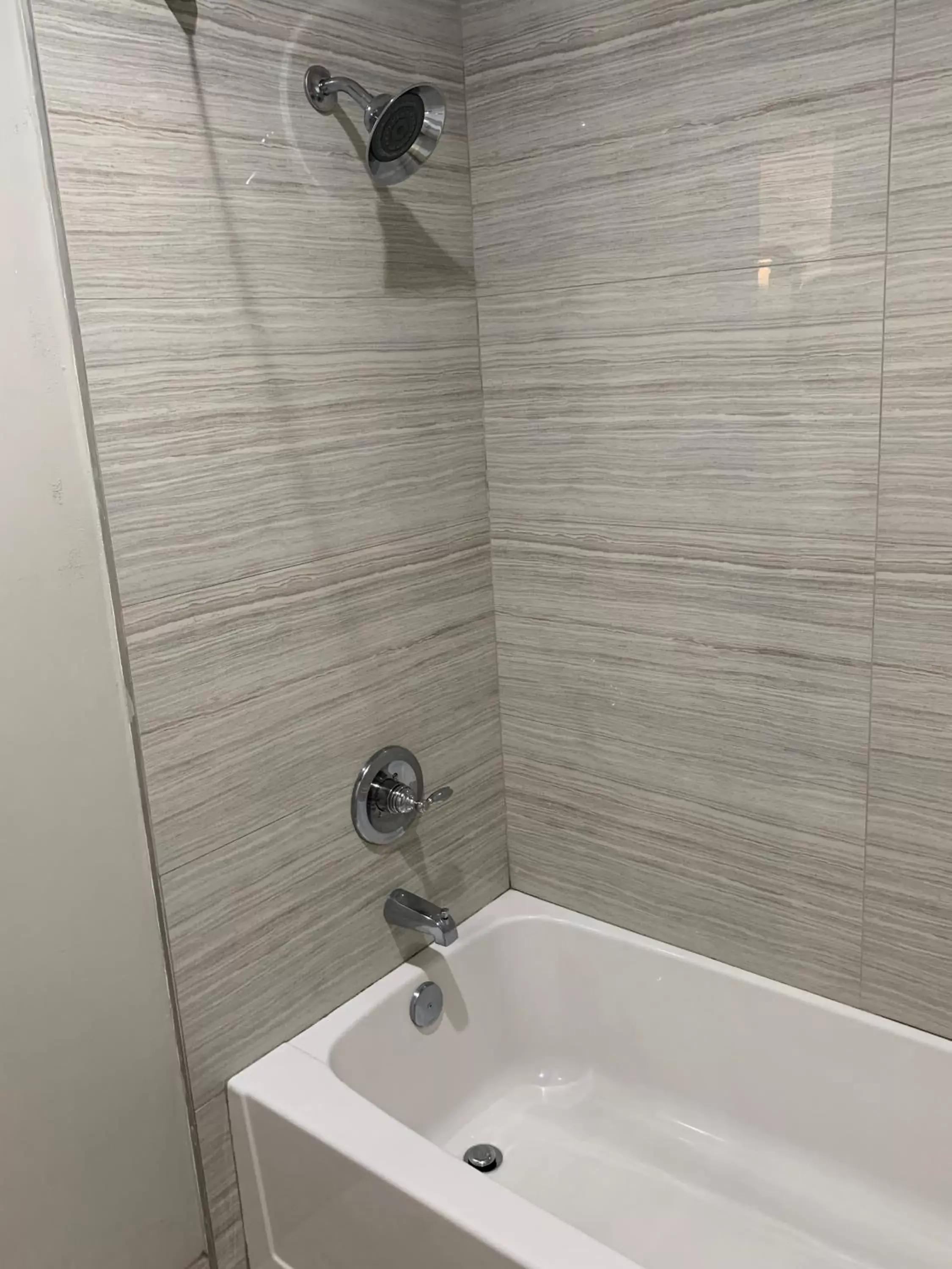 Shower, Bathroom in Buena Park Inn
