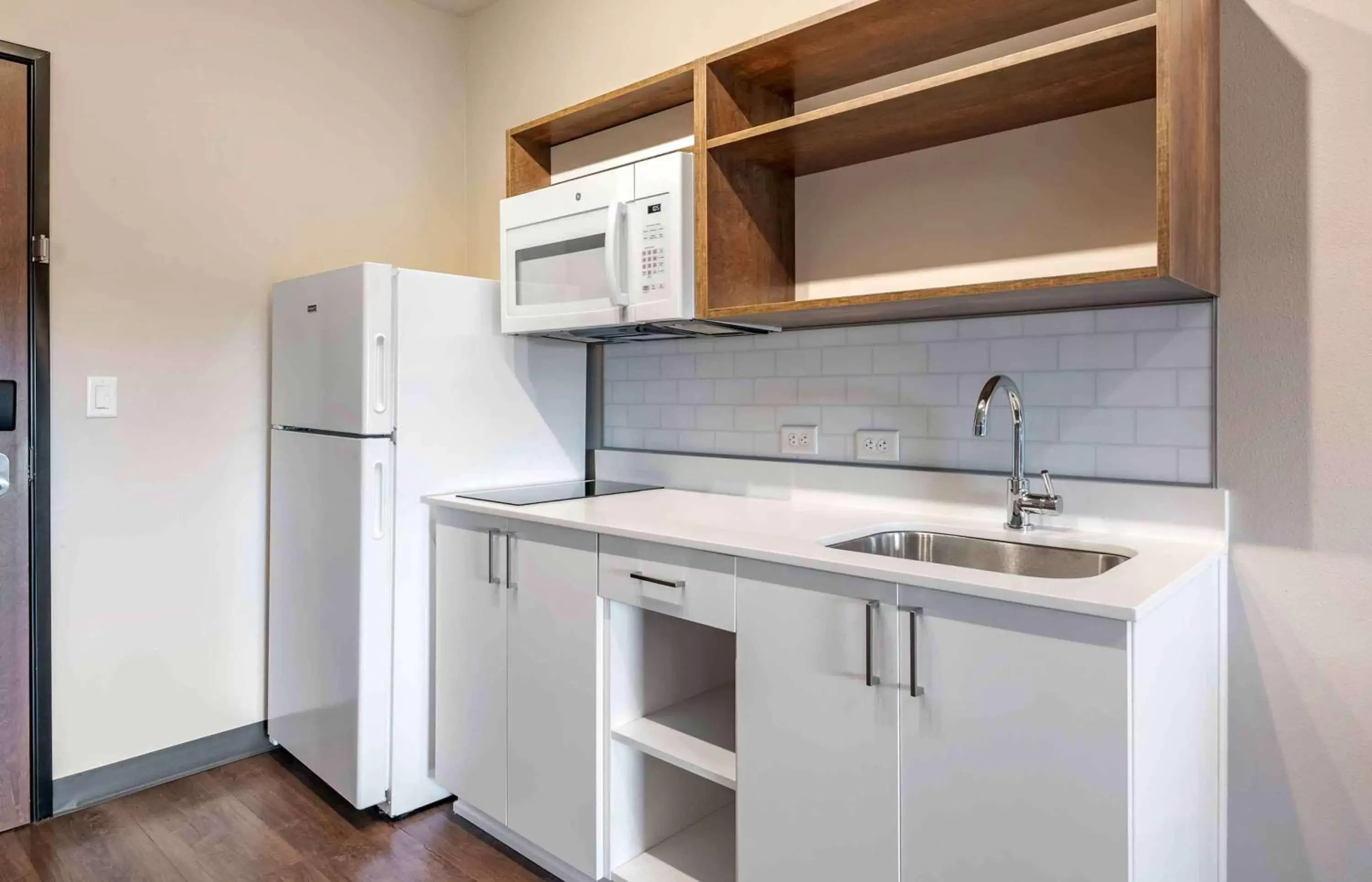 Bedroom, Kitchen/Kitchenette in Extended Stay America Premier Suites - Titusville - Space Center