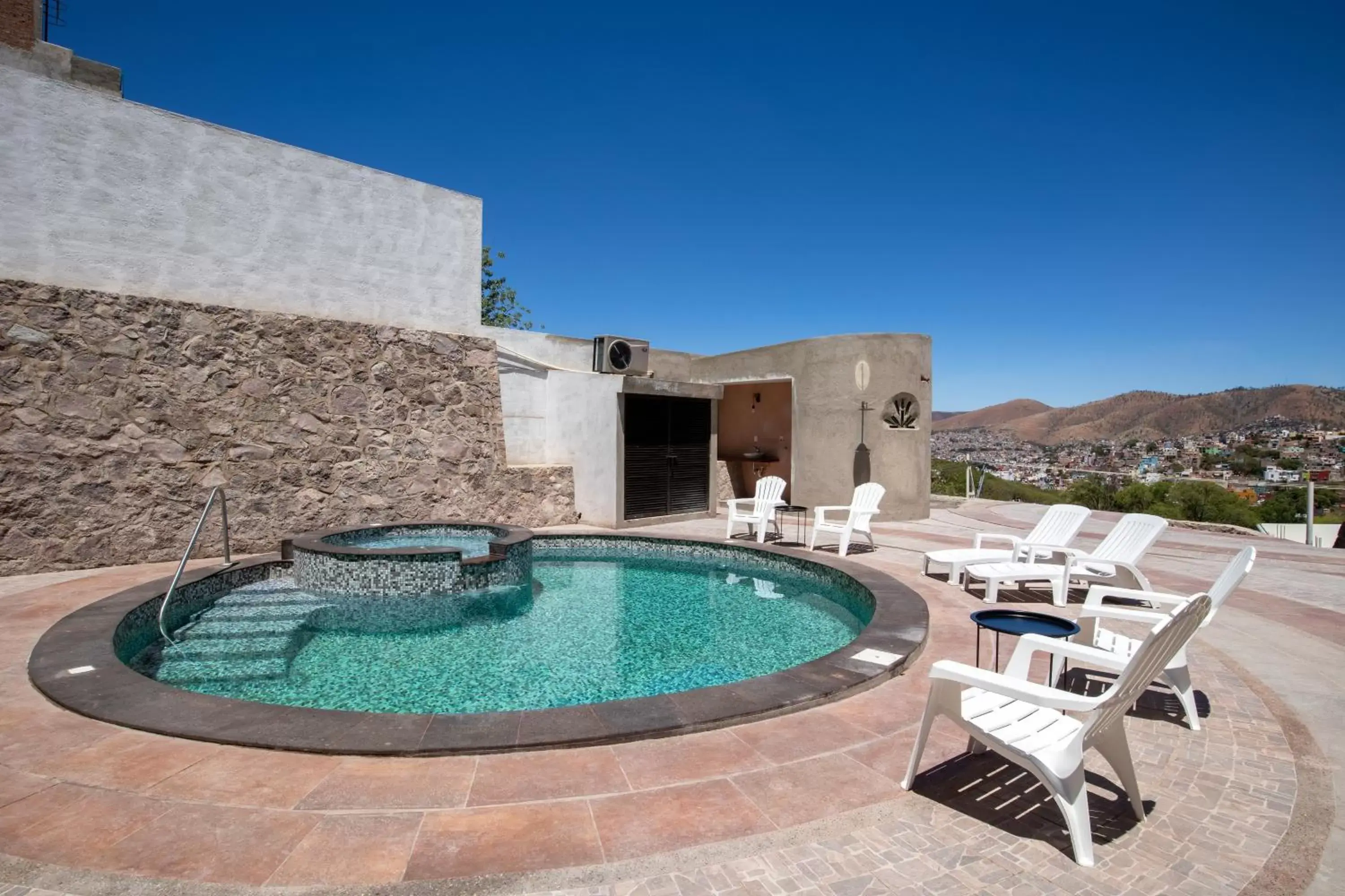 Property building, Swimming Pool in Casa de Tillie