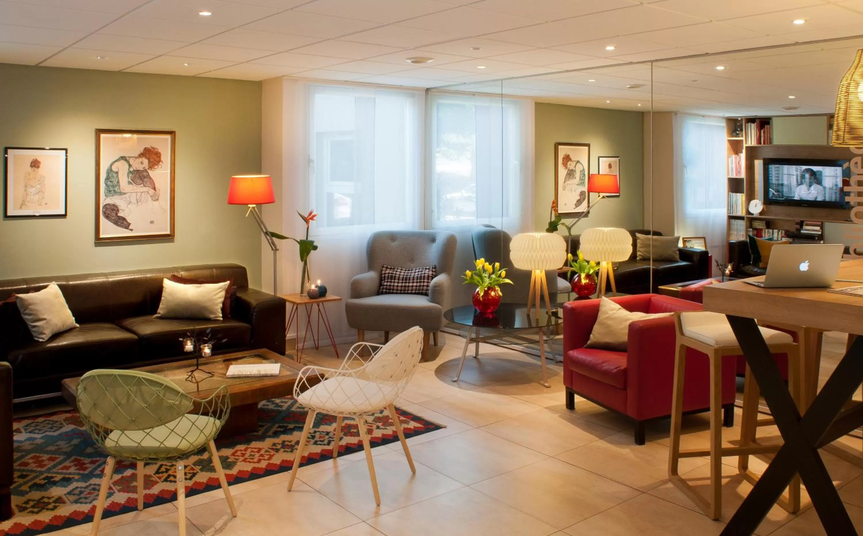 Communal lounge/ TV room in Mercure Hotel Forbach Centre de Loisirs