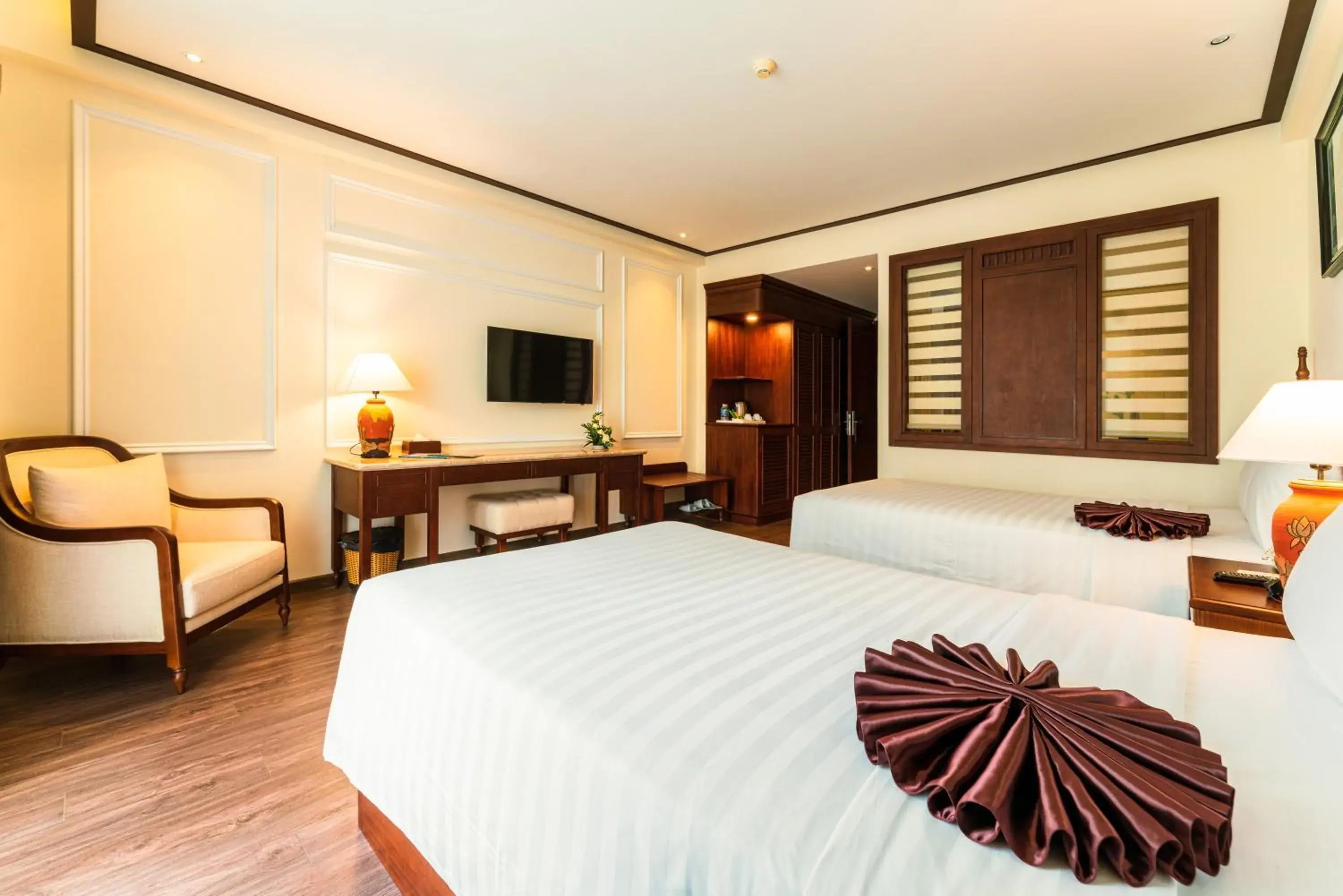 Bedroom, Bed in Tran Vien Dong Hotel Bedroom, Bed in Tran Vien Dong Hotel